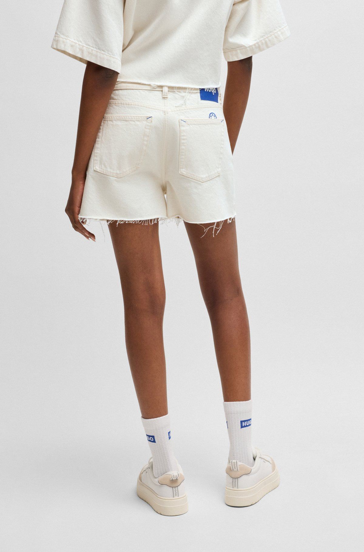 ECRU DENIM SHORTS WITH RAW HEM - 4