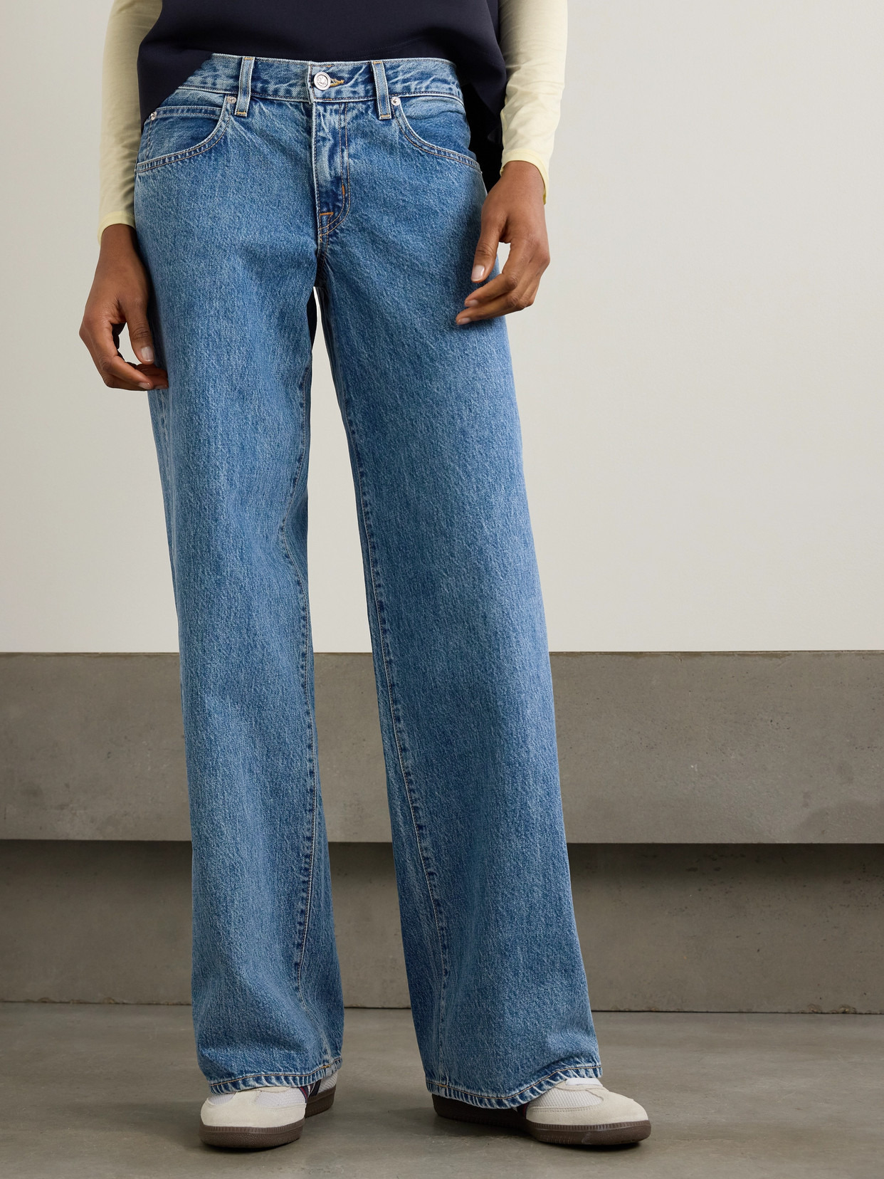 Lexi Low-rise Wide-leg Jeans - 4