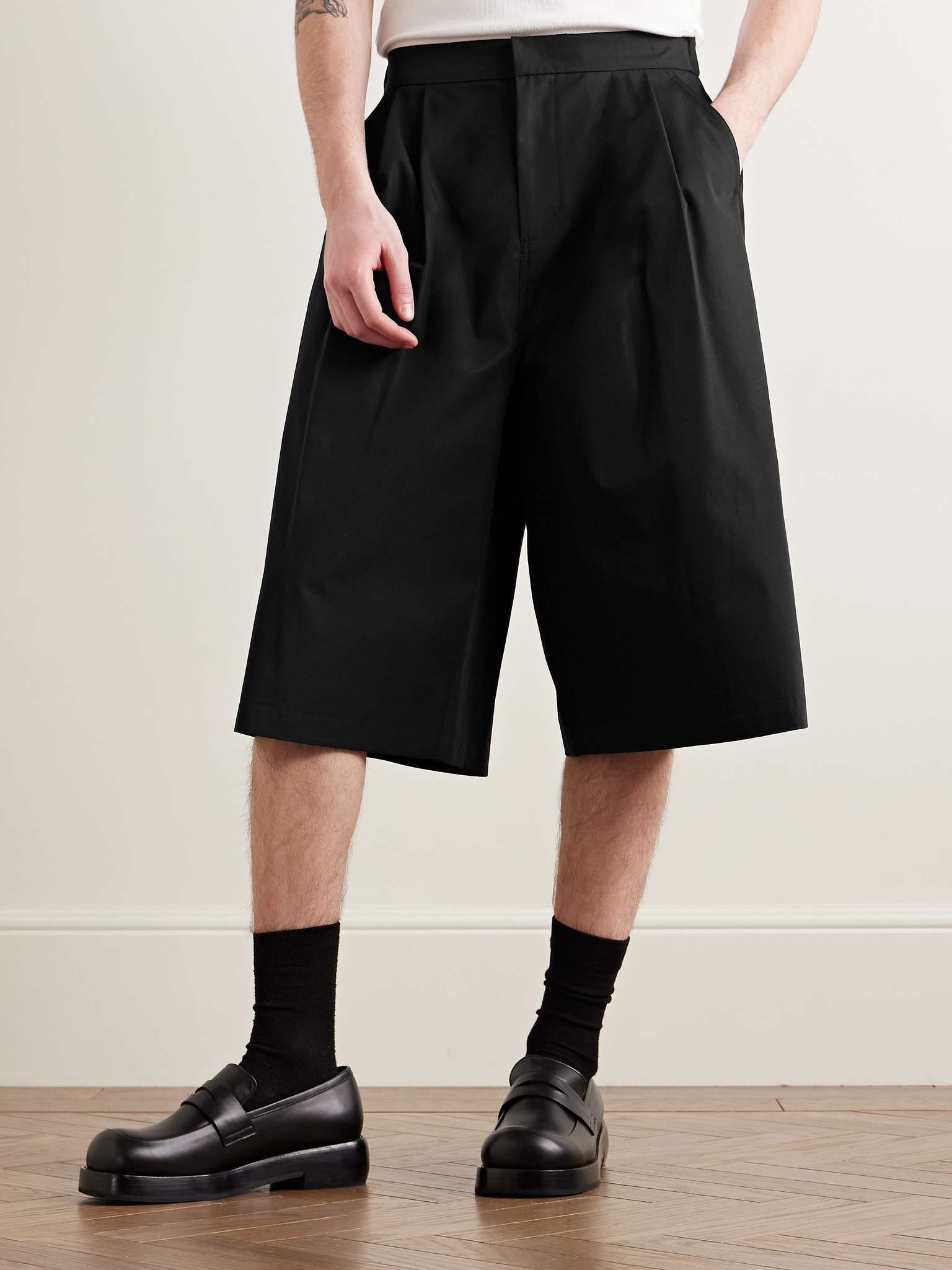 Wide-Leg Pleated Cotton-Poplin Shorts - 3