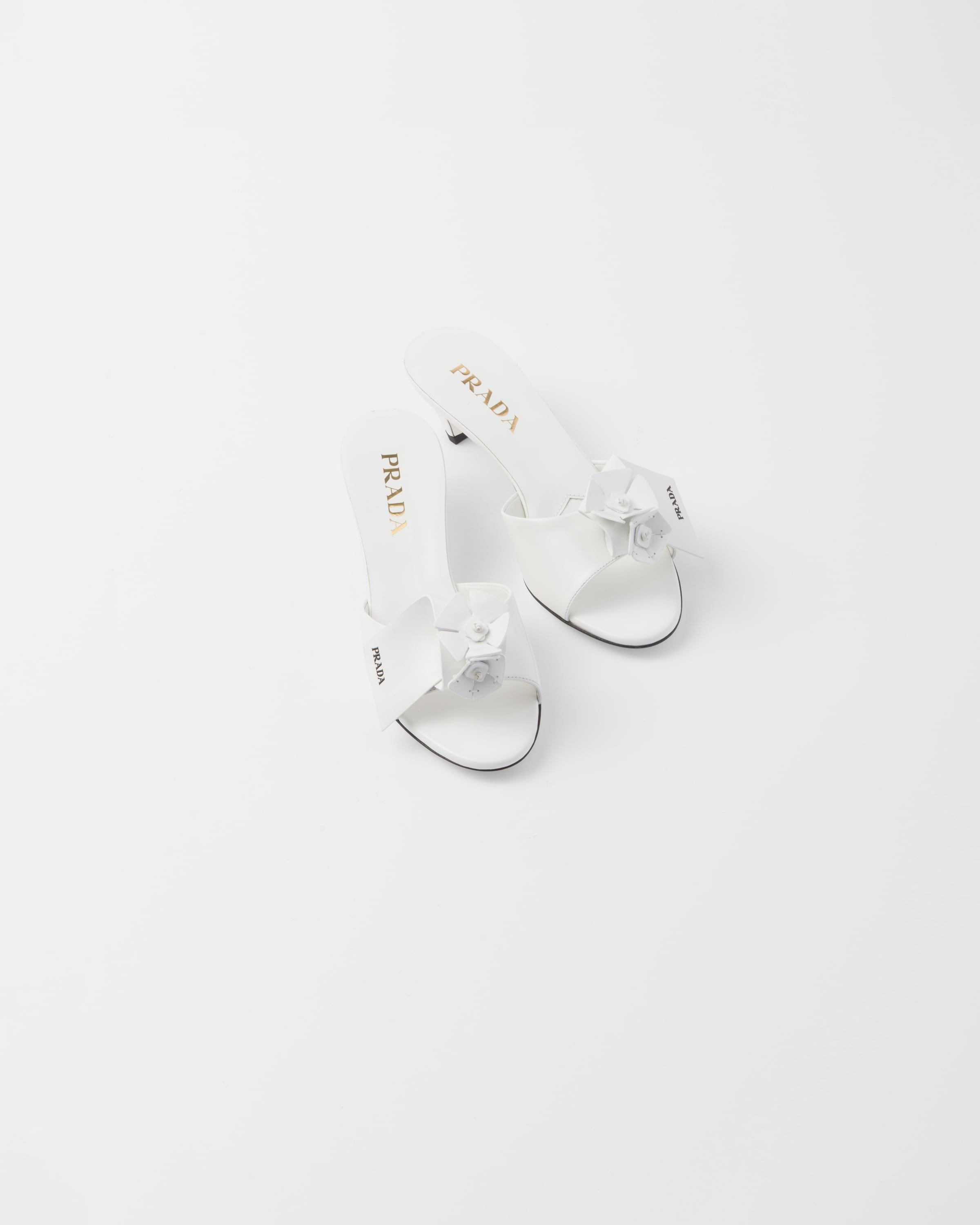 Brushed leather sandals - 3