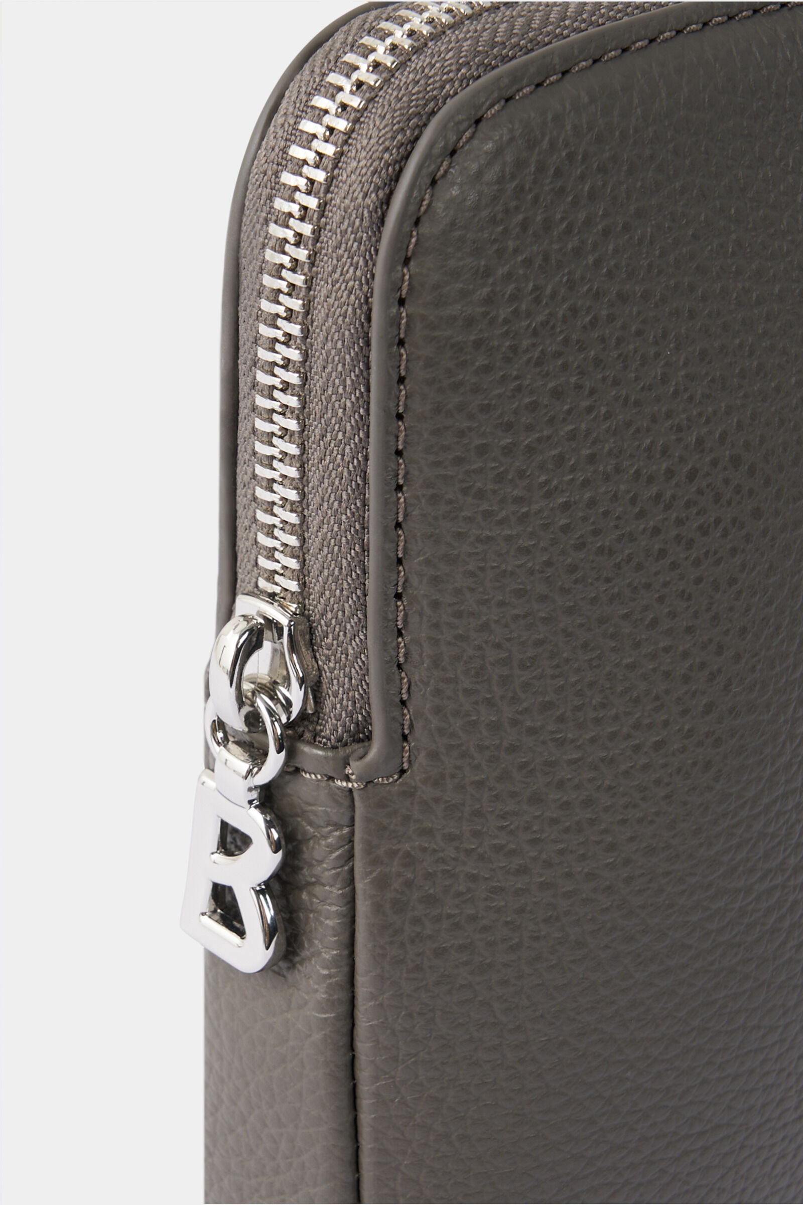Pontresina Johanna Smartphone pouch in Gray - 5