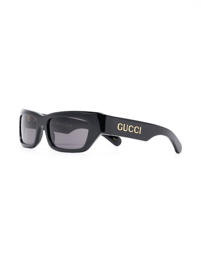 GUCCI logo-plaque arm sunglasses outlook