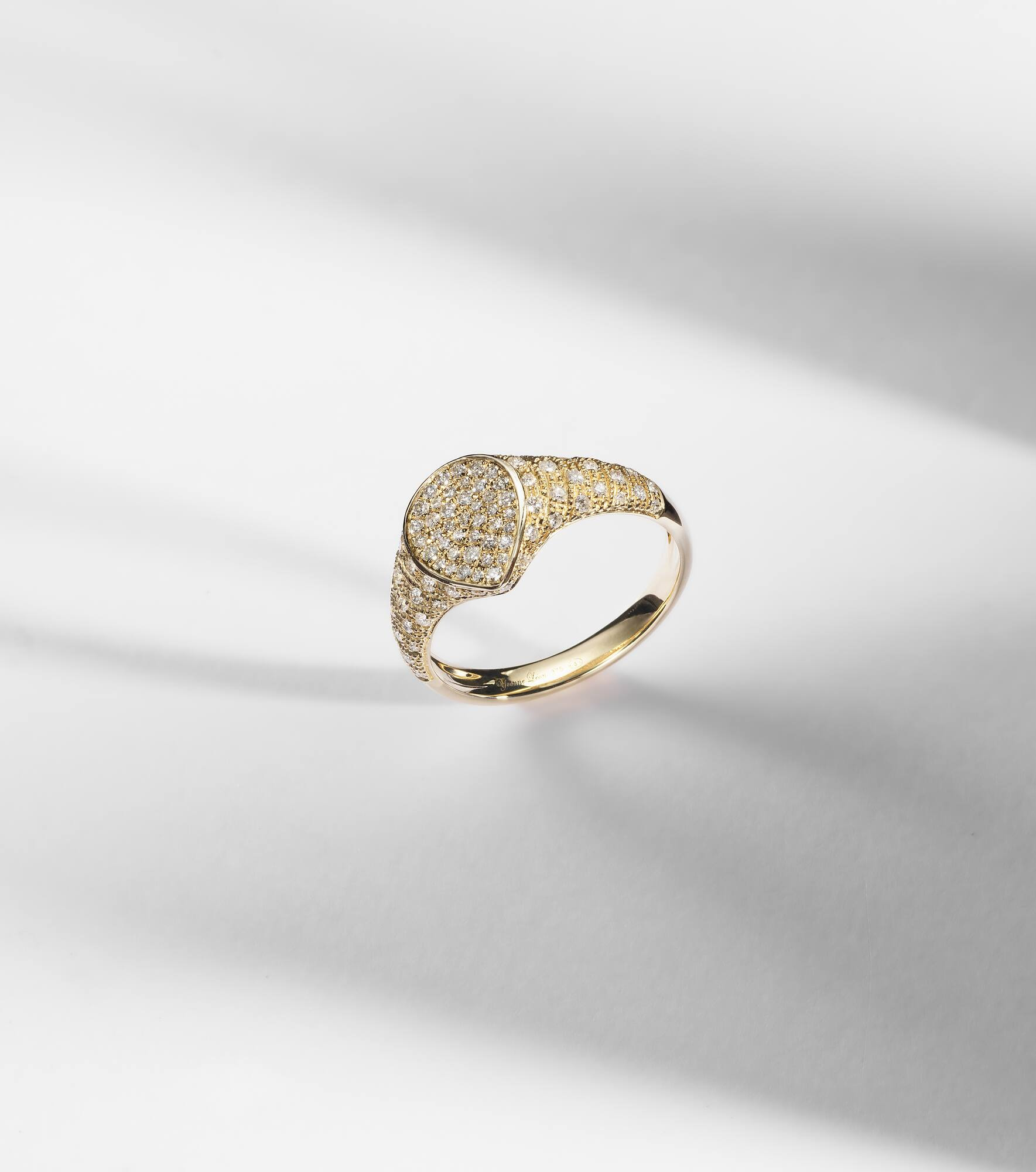 Mini 9kt gold ring with diamonds - 5