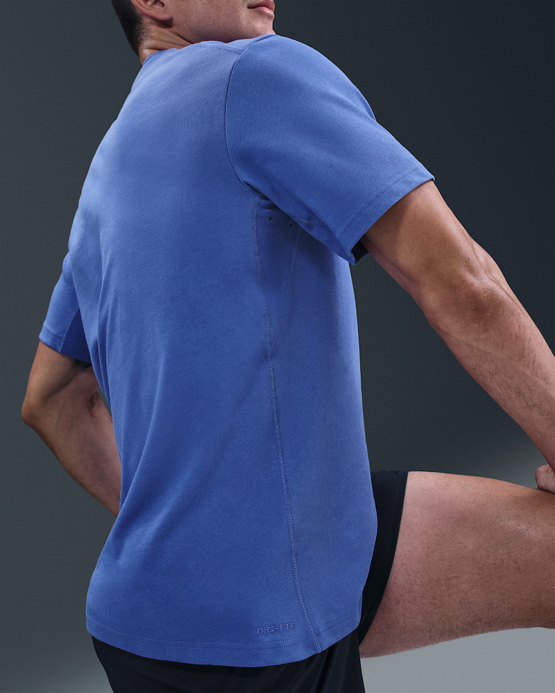 Nike Primary Men's Dri-FIT Short-Sleeve Versatile Top 2