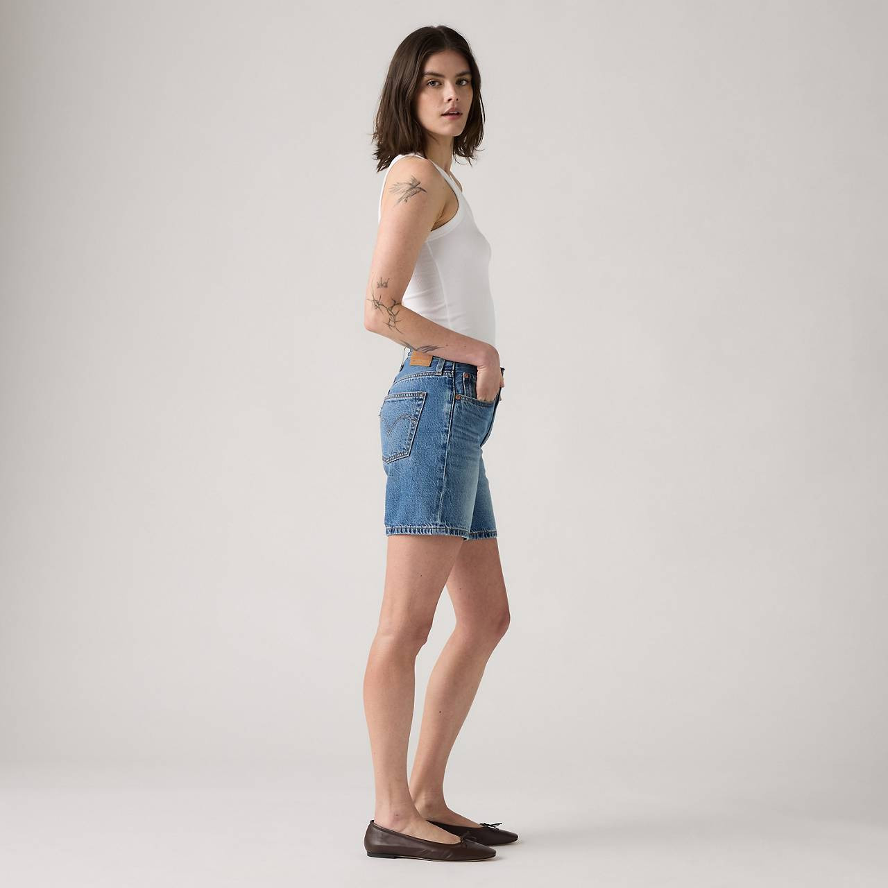 501® ORIGINAL FIT MID-THIGH LIGHTWEIGHT WOMEN'S SHORTS - 6