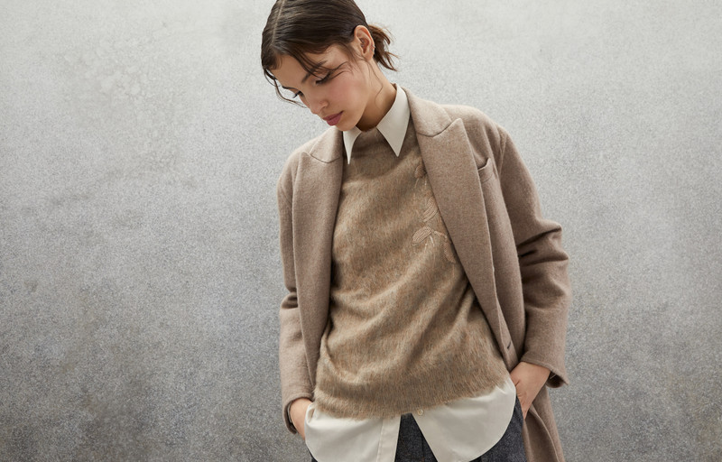 Hand-crafted coat in cozy cashmere double cloth with monili 6
