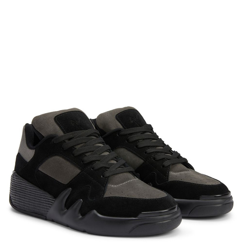 Giuseppe Zanotti Talon outlook