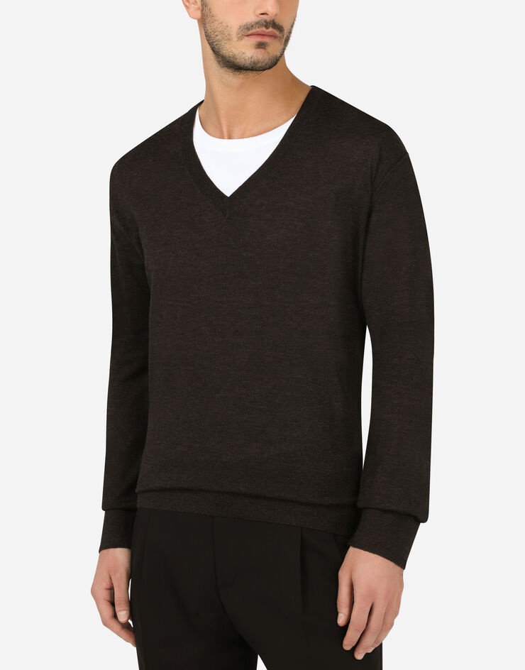 Cashmere v-neck sweater - 4