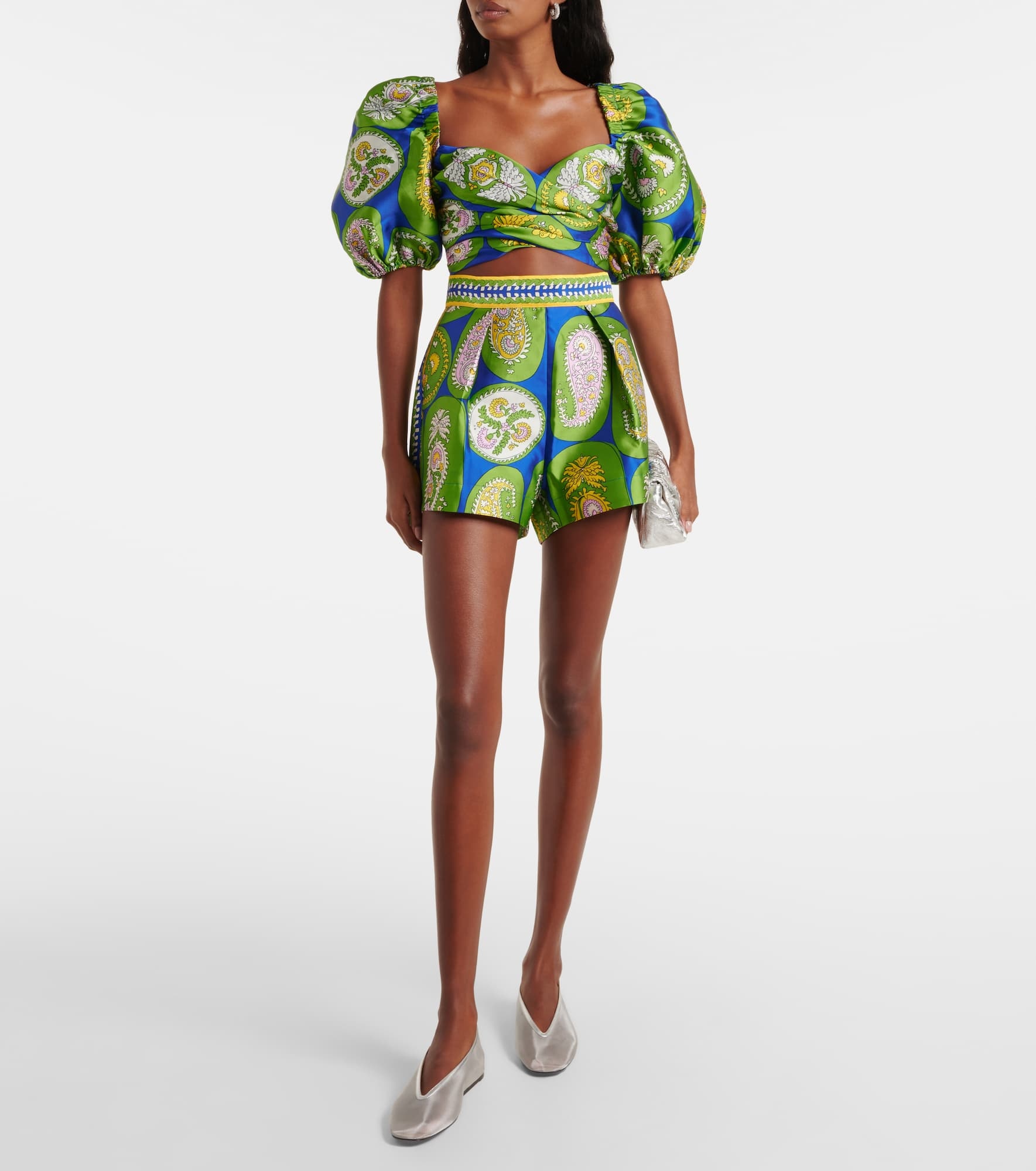 Printed pleated high-rise shorts - 2