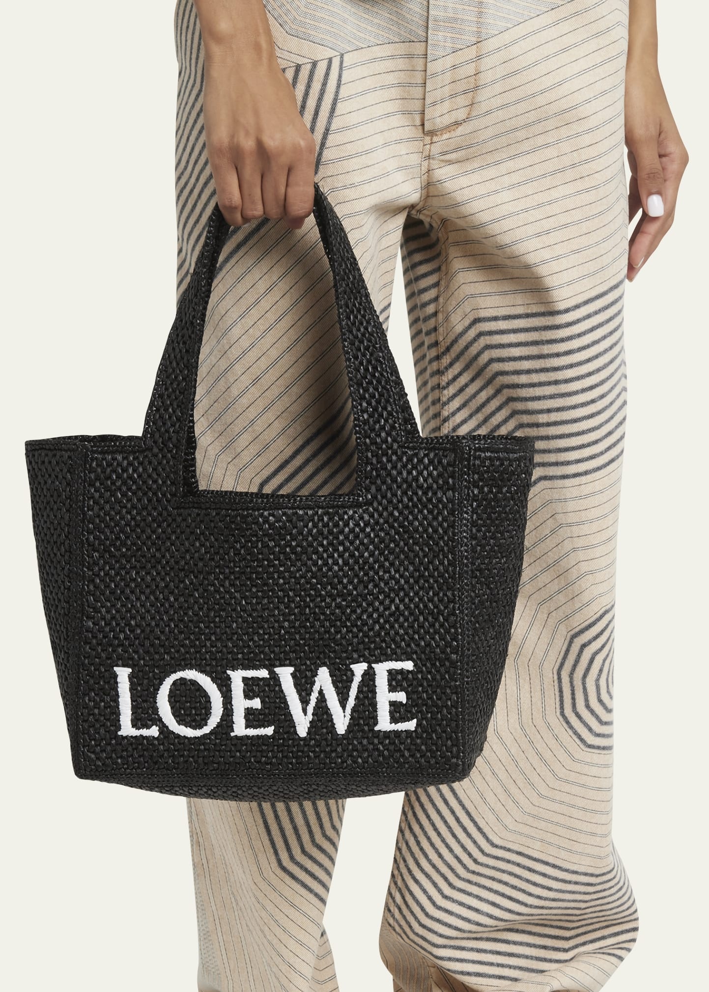 Logo Medium Tote Bag in Raffia - 2