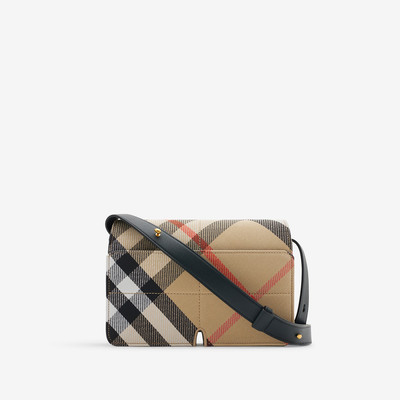 Burberry Snip Bag outlook