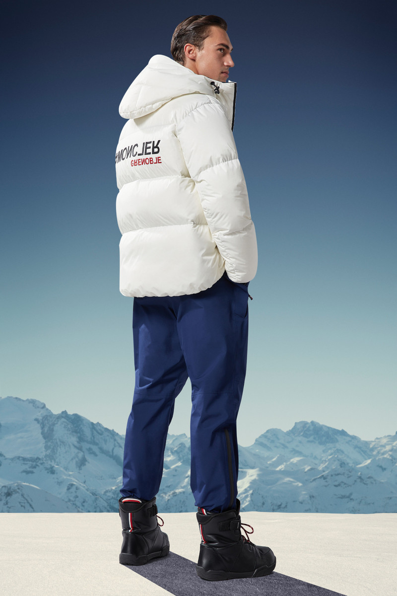 Moncler Mazod Short Down Jacket outlook