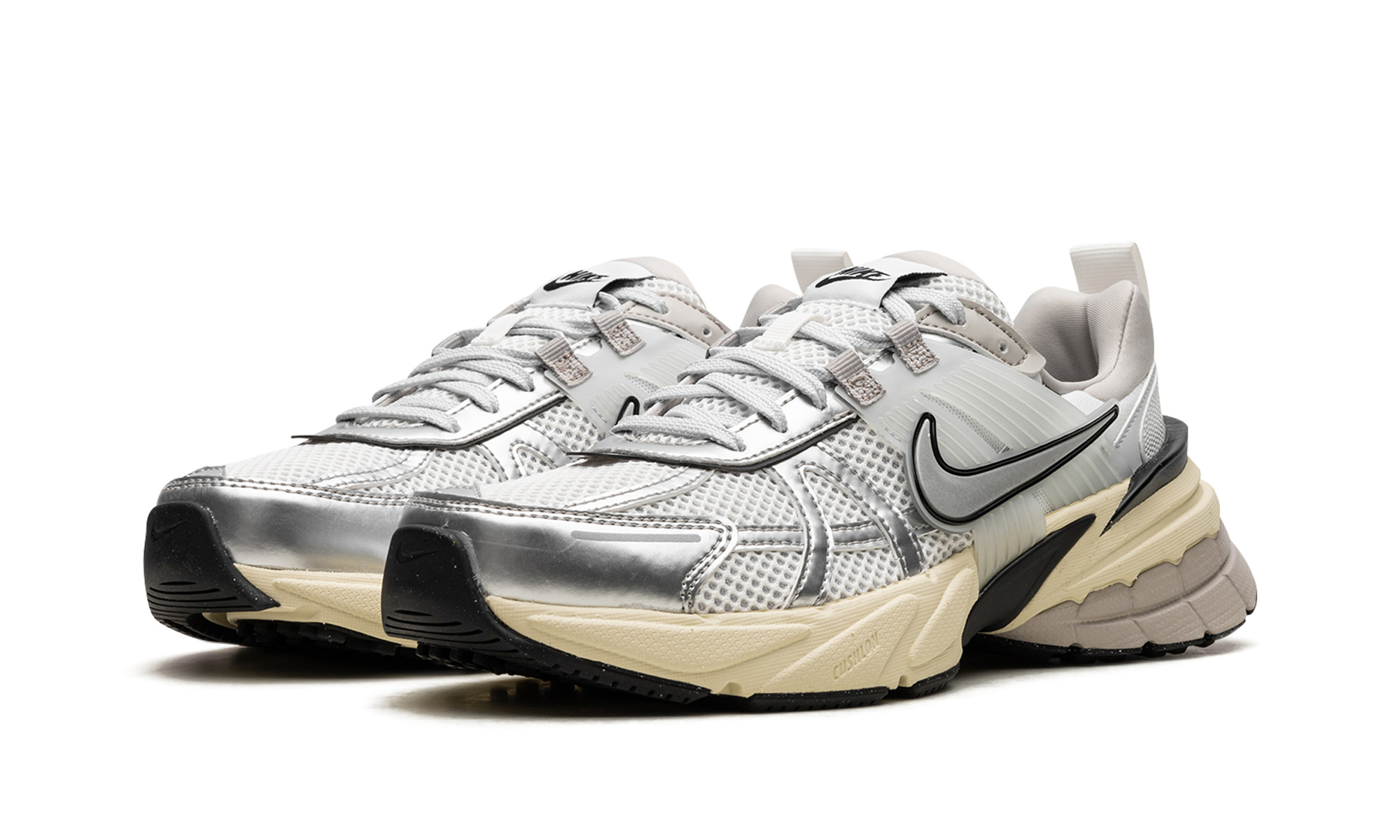 V2K Run Wmns "Metallic Silver" - 2