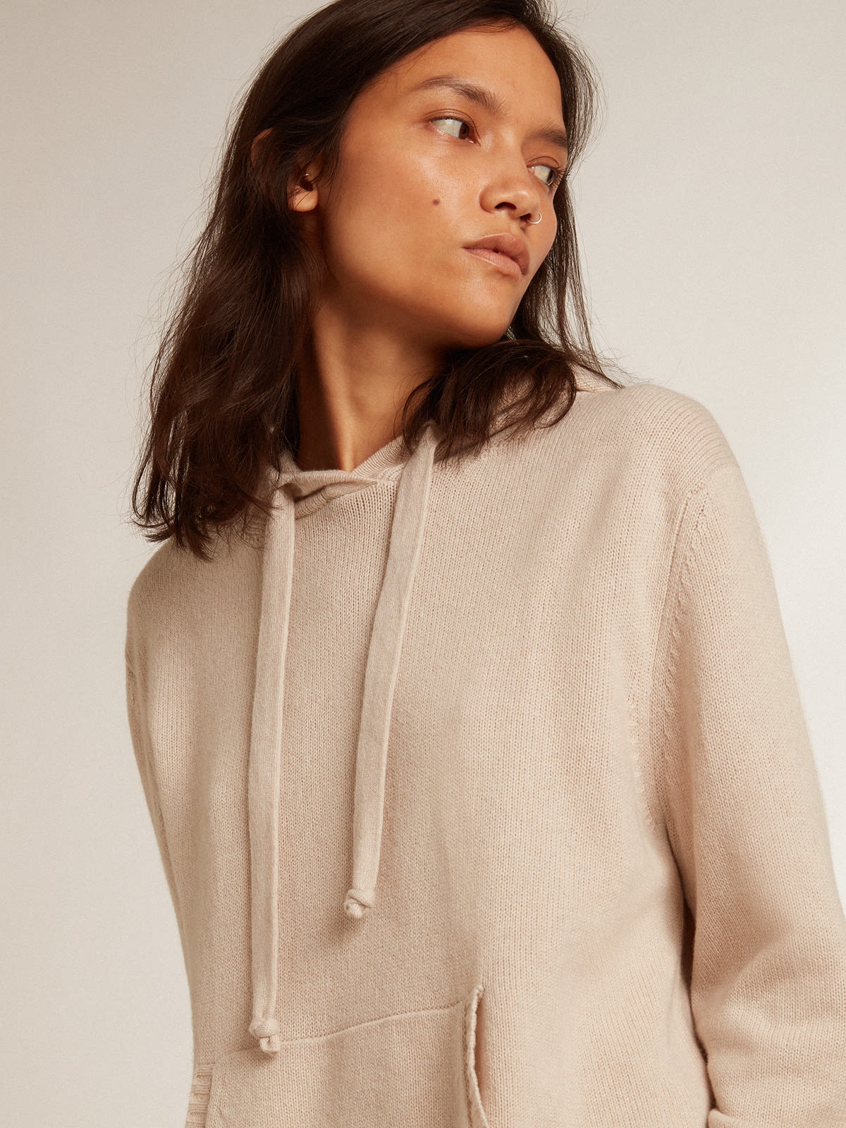 Women’s white cashmere blend sweatshirt with hood - 2