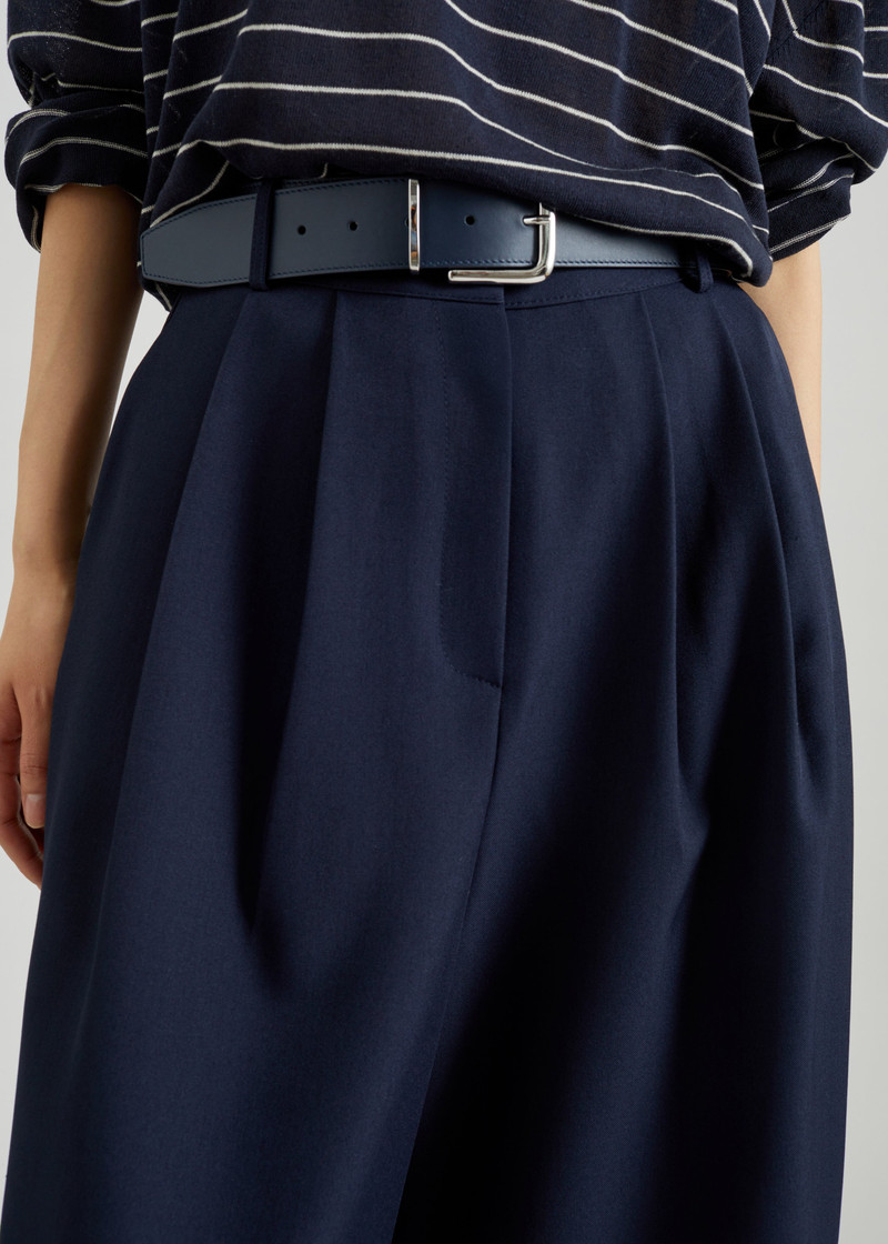 Martel Pleated Bermuda Shorts - Navy 8