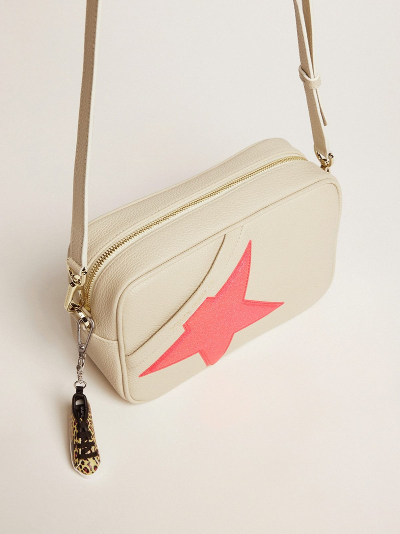 Off-white Star Bag in hammered leather, fuchsia Golden Goose star with iridescent glitter 2