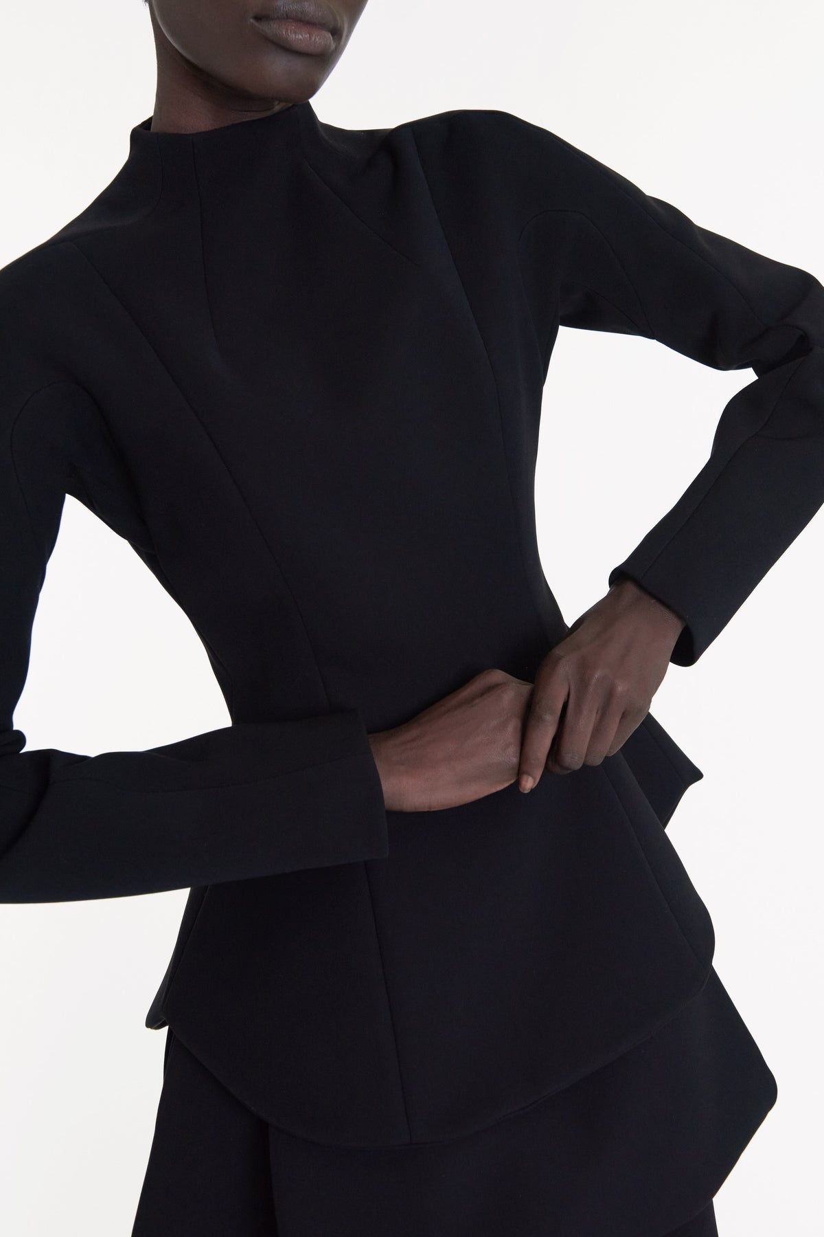 CURVED HEM TOP BLACK - 3