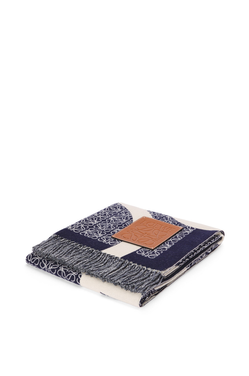 Anagram blanket in wool - 1