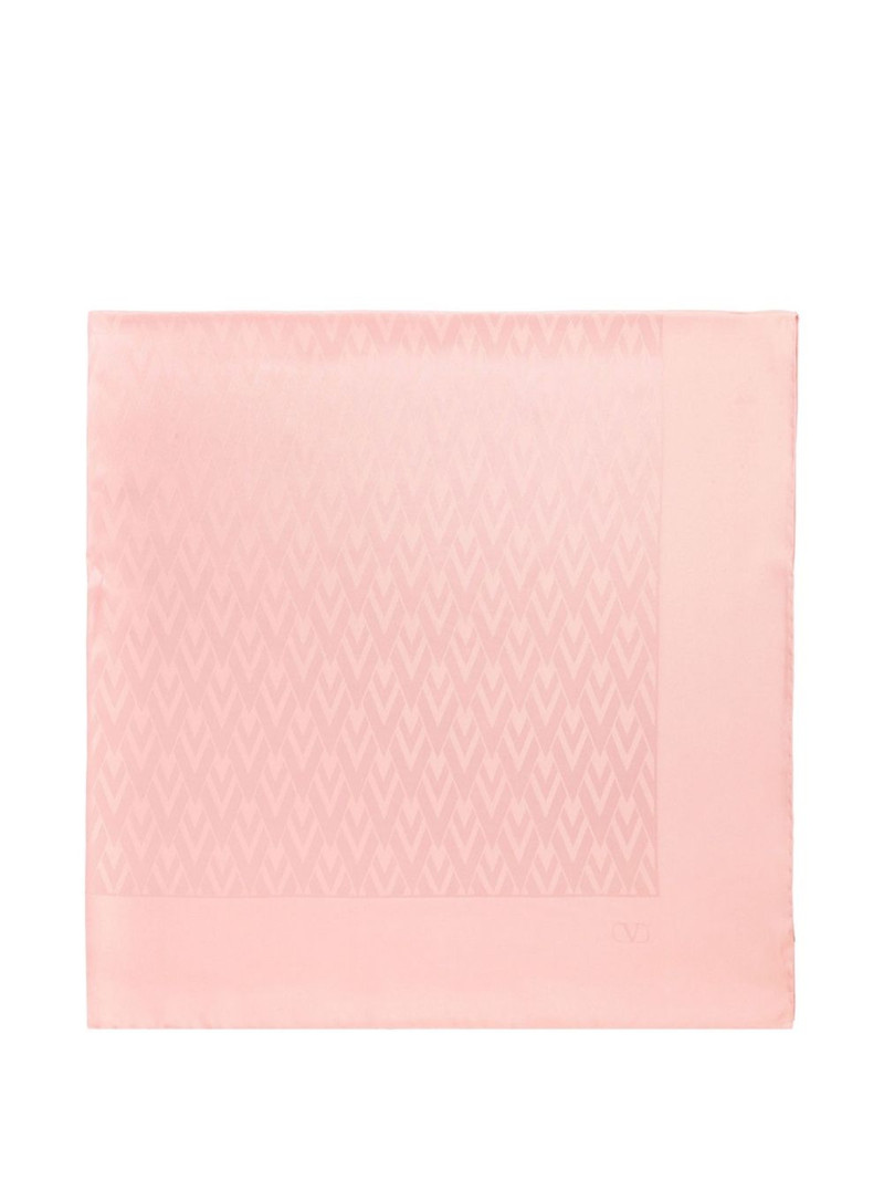 logo-detail scarf 1