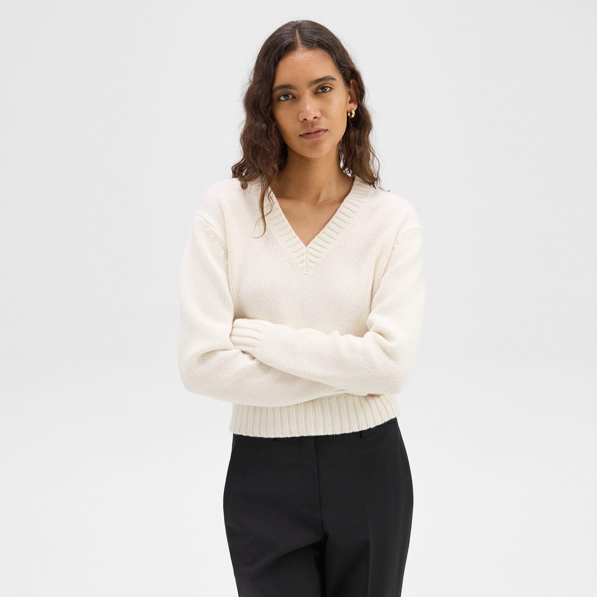 V-Neck Sweater in Cashmere - 2