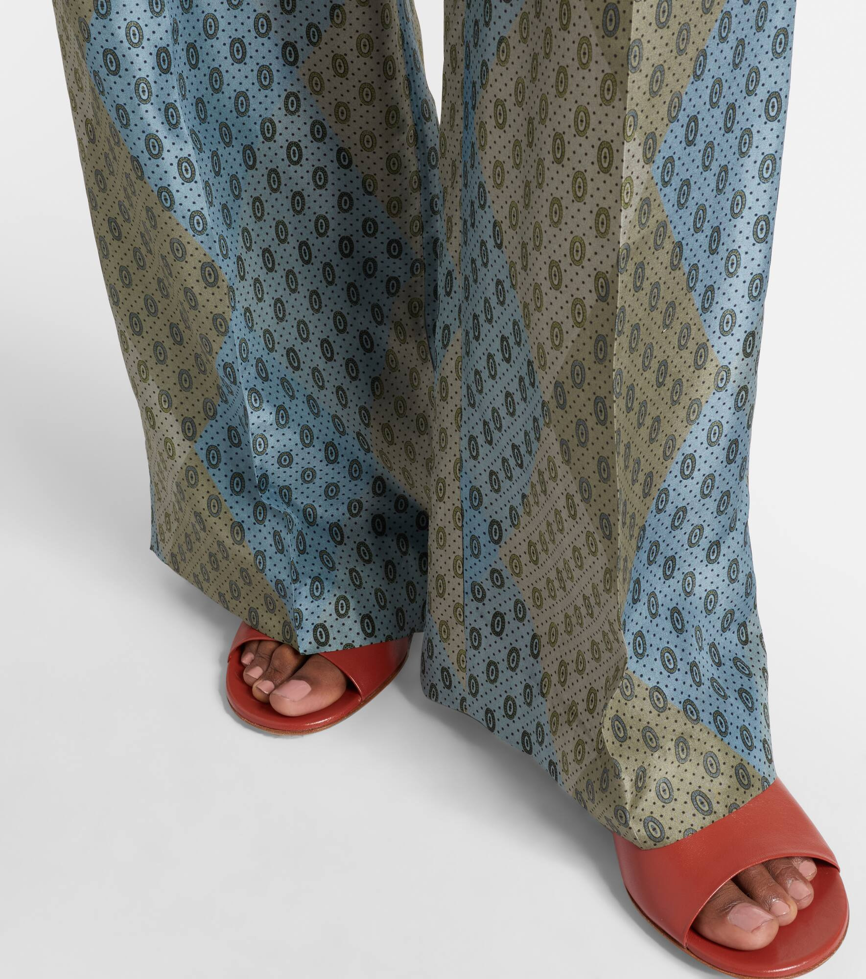 Printed silk satin straight pants - 5