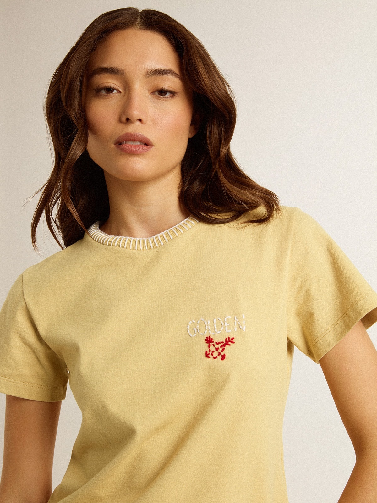 Women's T-shirt in cotton jersey with embroidery on the neck and heart - 4