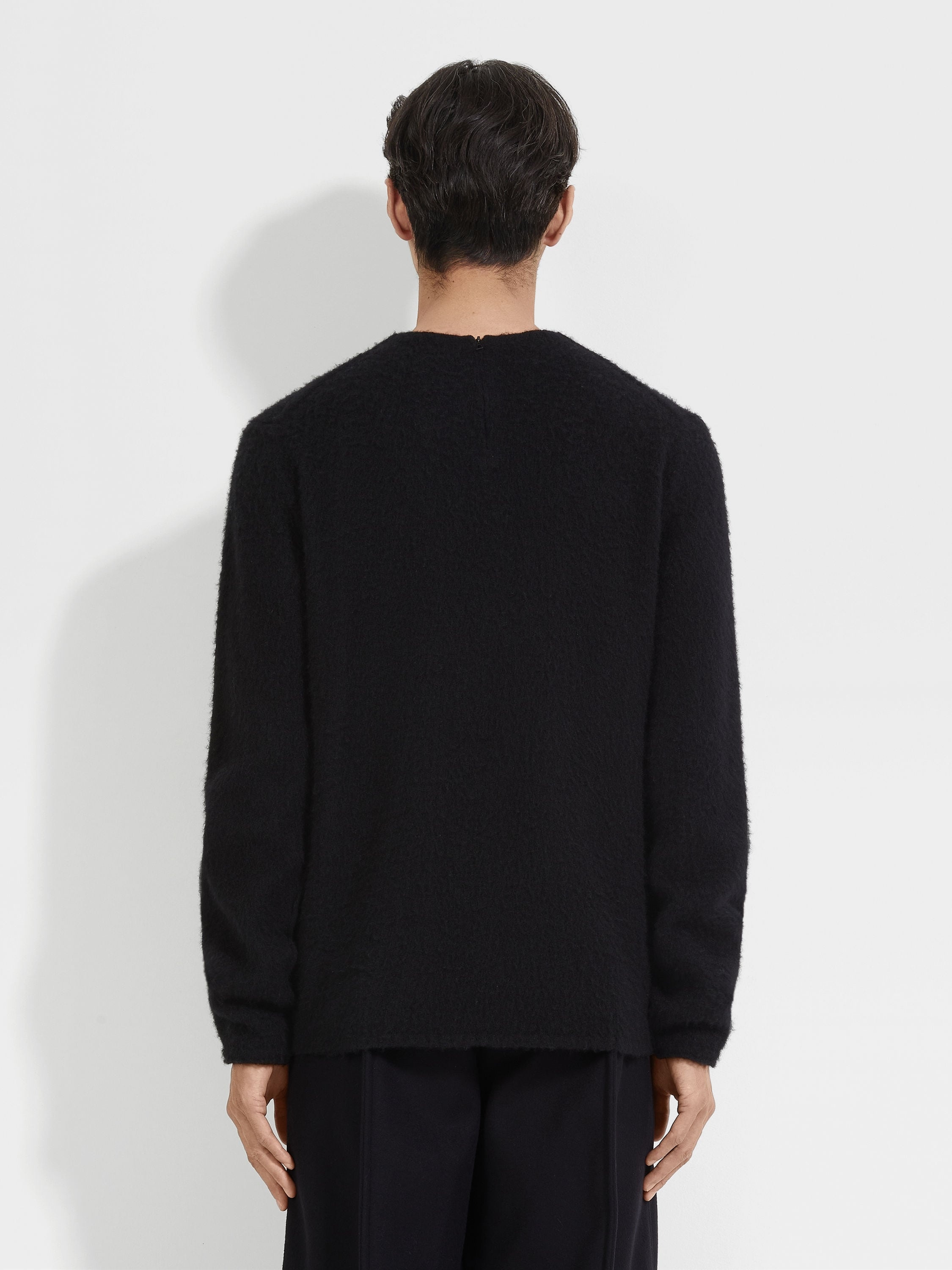 BLACK OASI CASHMERE CREWNECK - 5