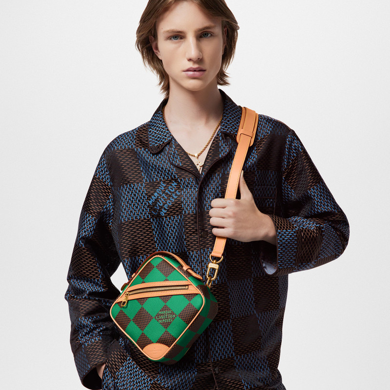 Louis Vuitton Chess Messenger outlook