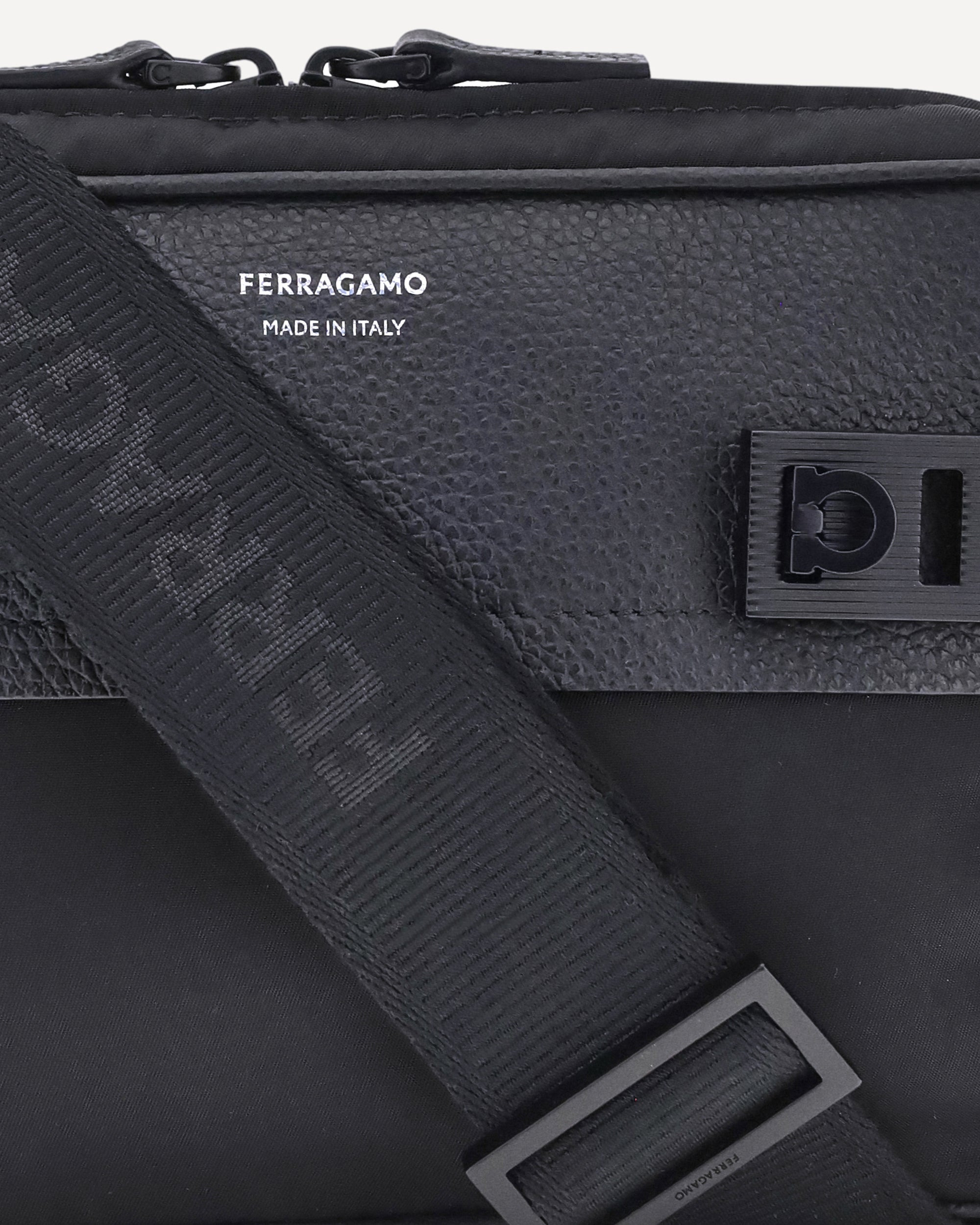 Gancini buckle Shoulder Bag - 4