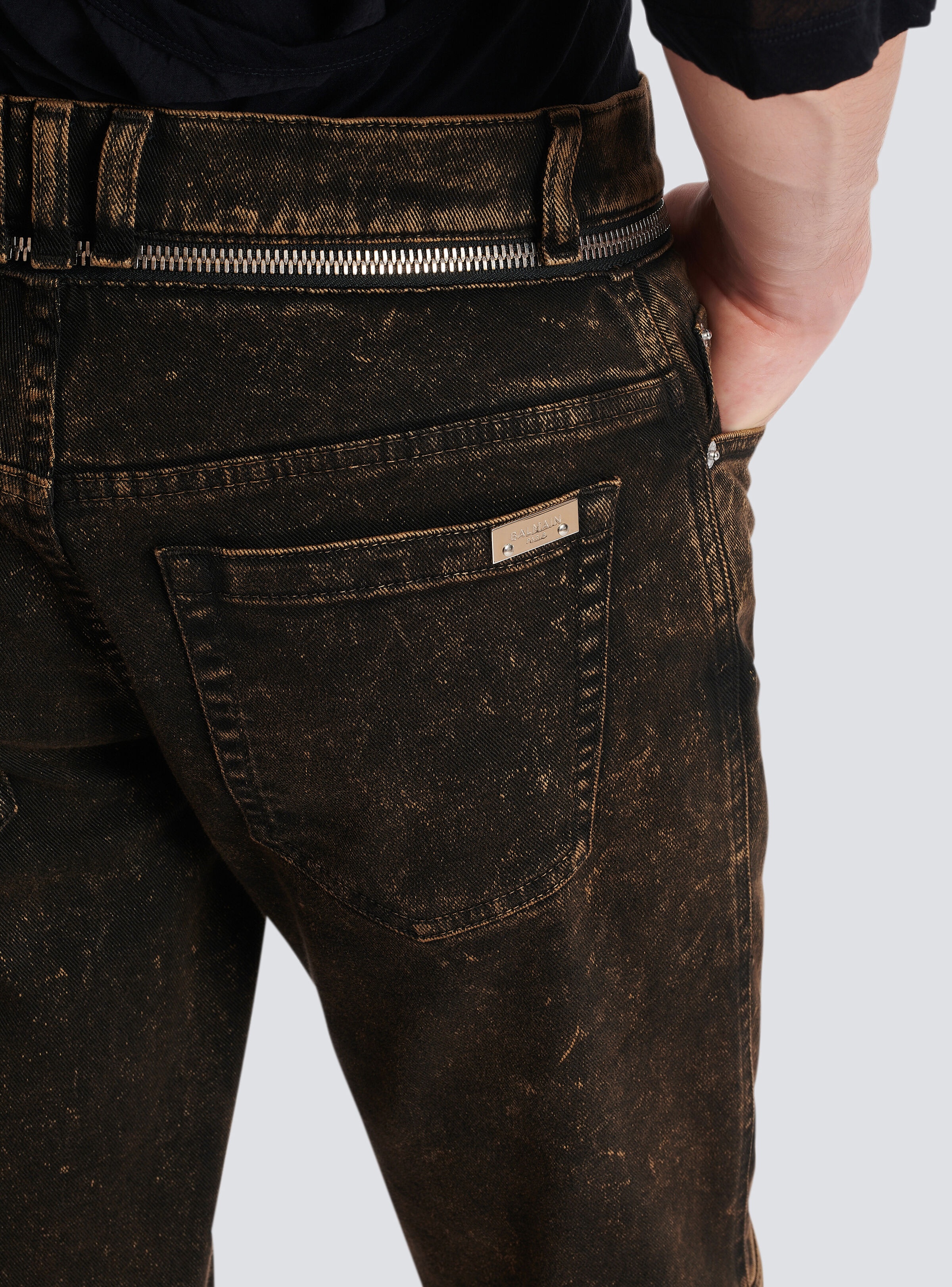 Slim-fit jeans with zipped belt - 7