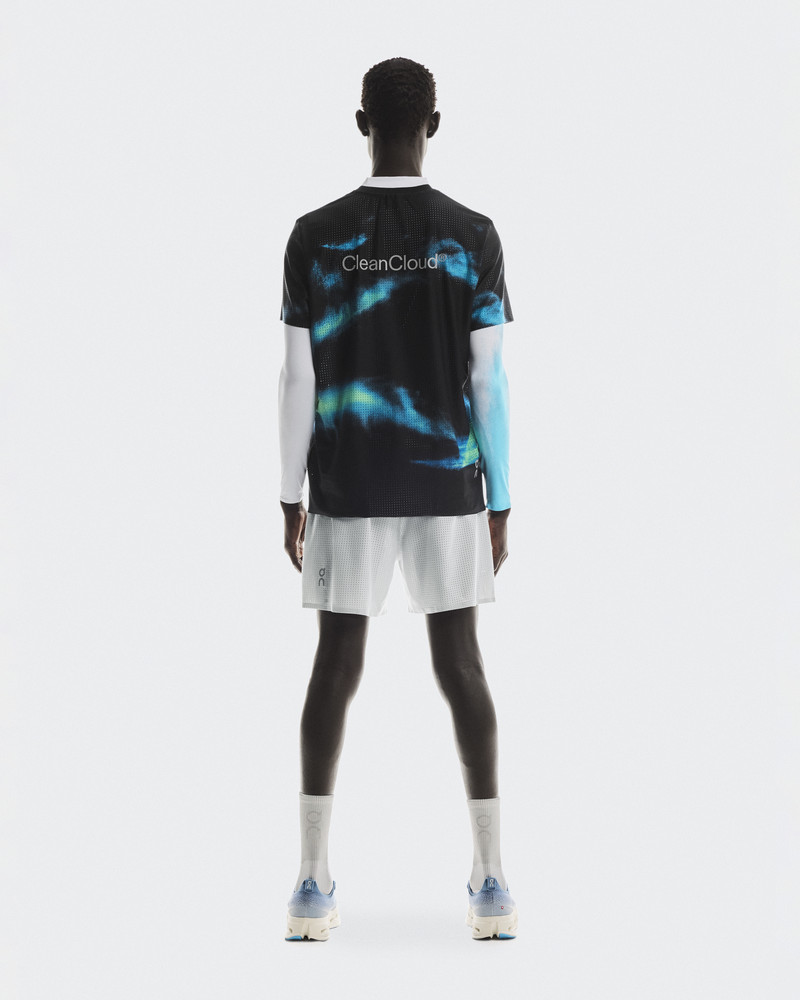 On Pace Mesh Shorts outlook