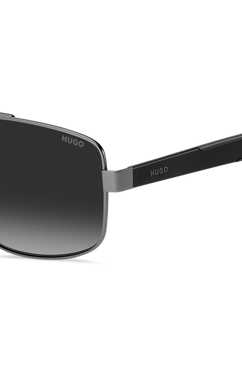 HUGO DOUBLE-BRIDGE SUNGLASSES IN GRAY AND BLACK outlook