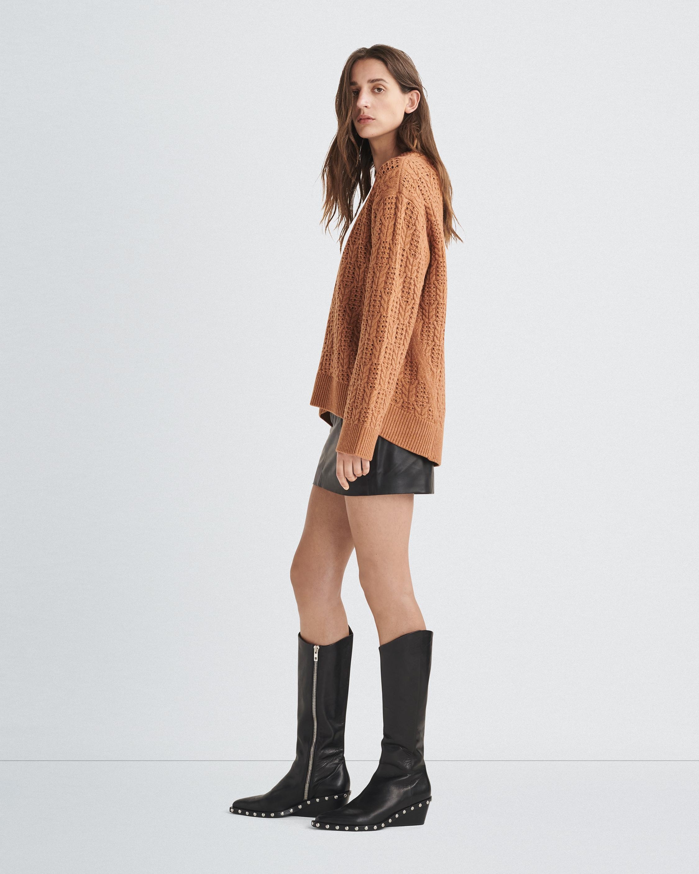 Divya Wool Cable Crew
Oversized Fit - 4