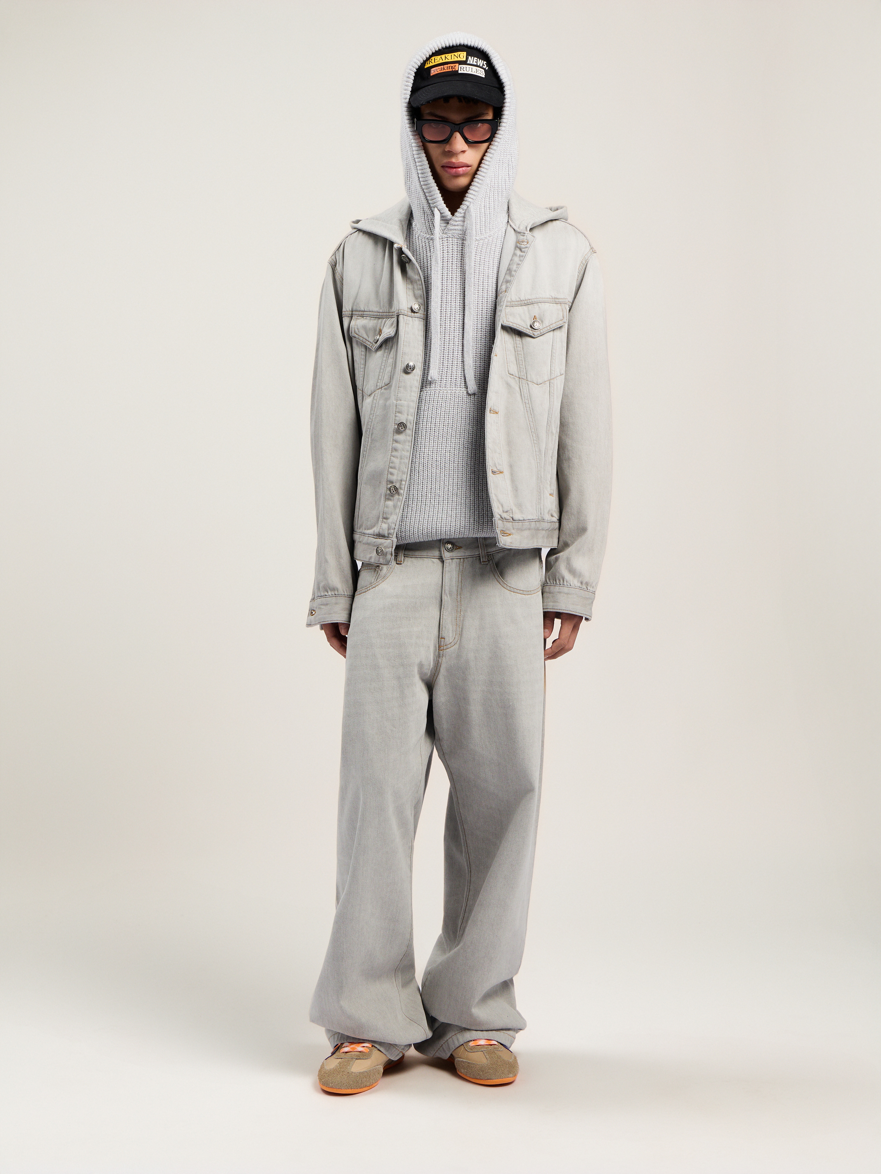 Curved Logo Rib Knit Hoodie - 2