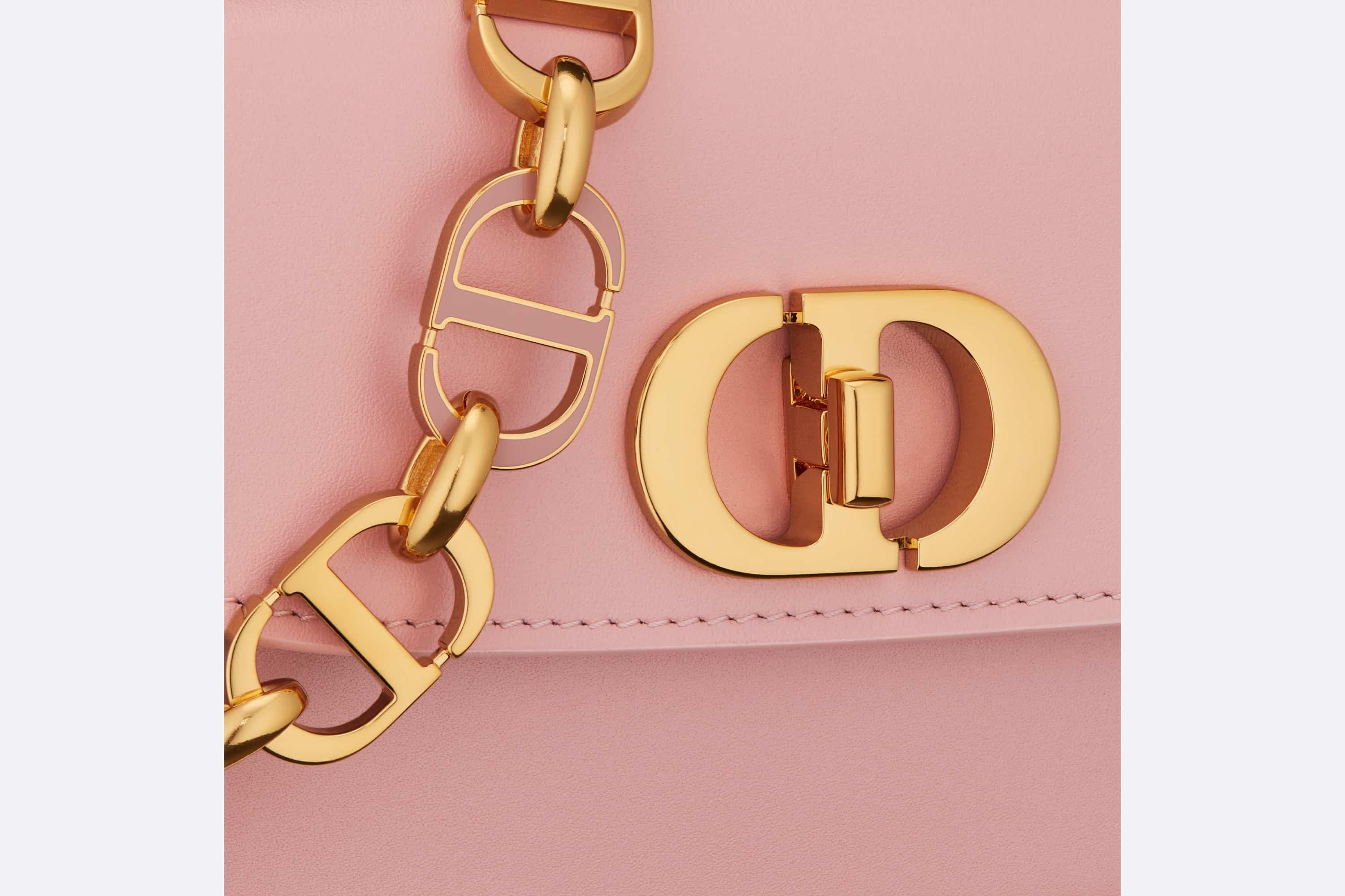 DIOR UNVEILS THE NEW SMALL 30 MONTAIGNE AVENUE BAG - Numéro