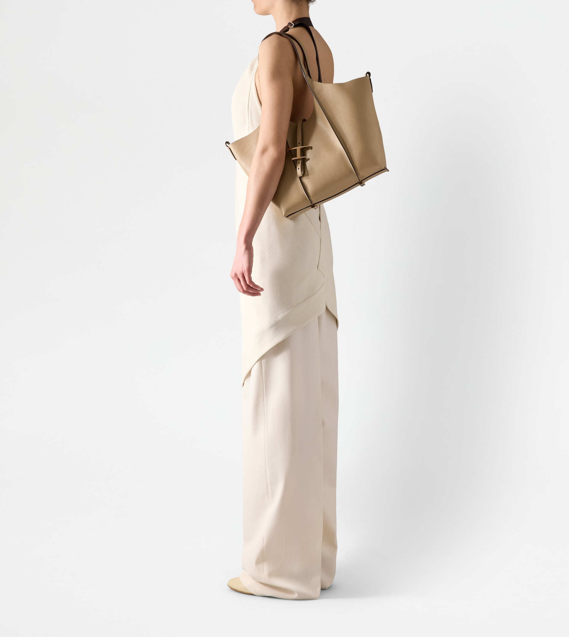 T TIMELESS SHOPPING BAG IN LEATHER SMALL - BEIGE - 9