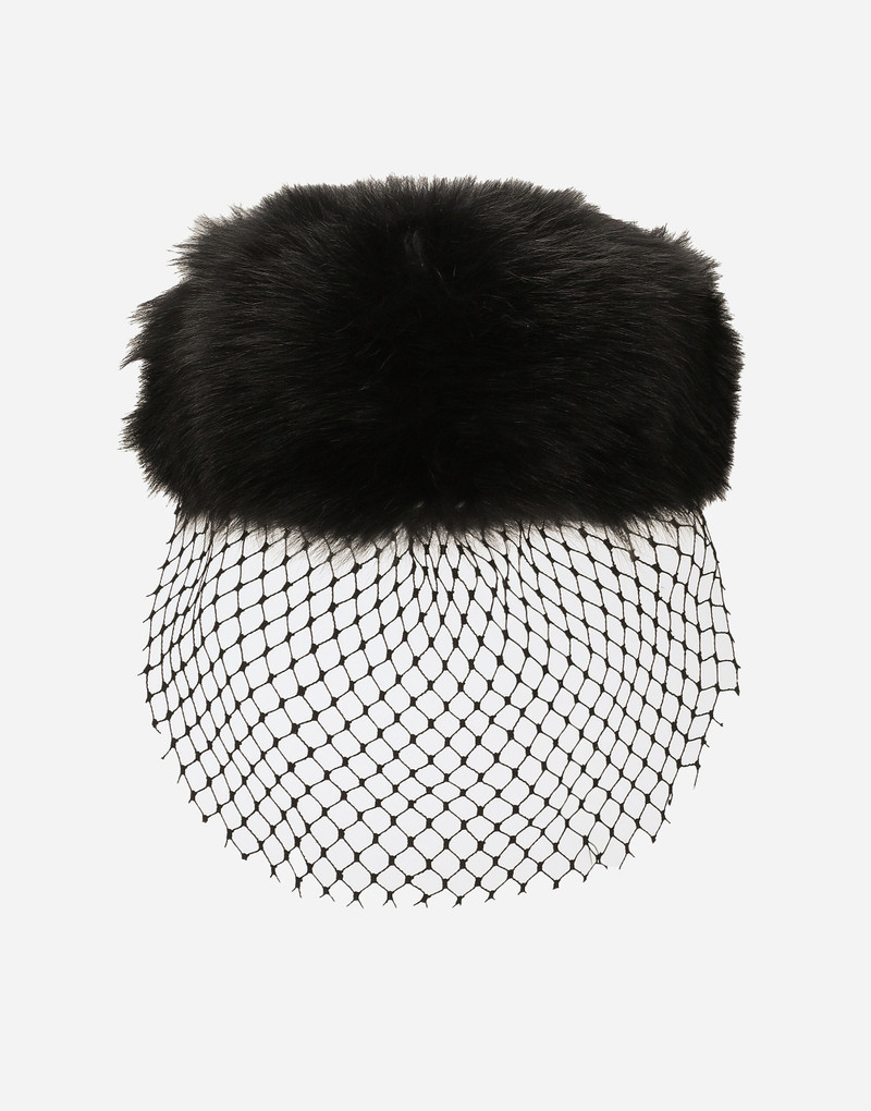 Veil를 가진 Shearling 편평한 모자 3
