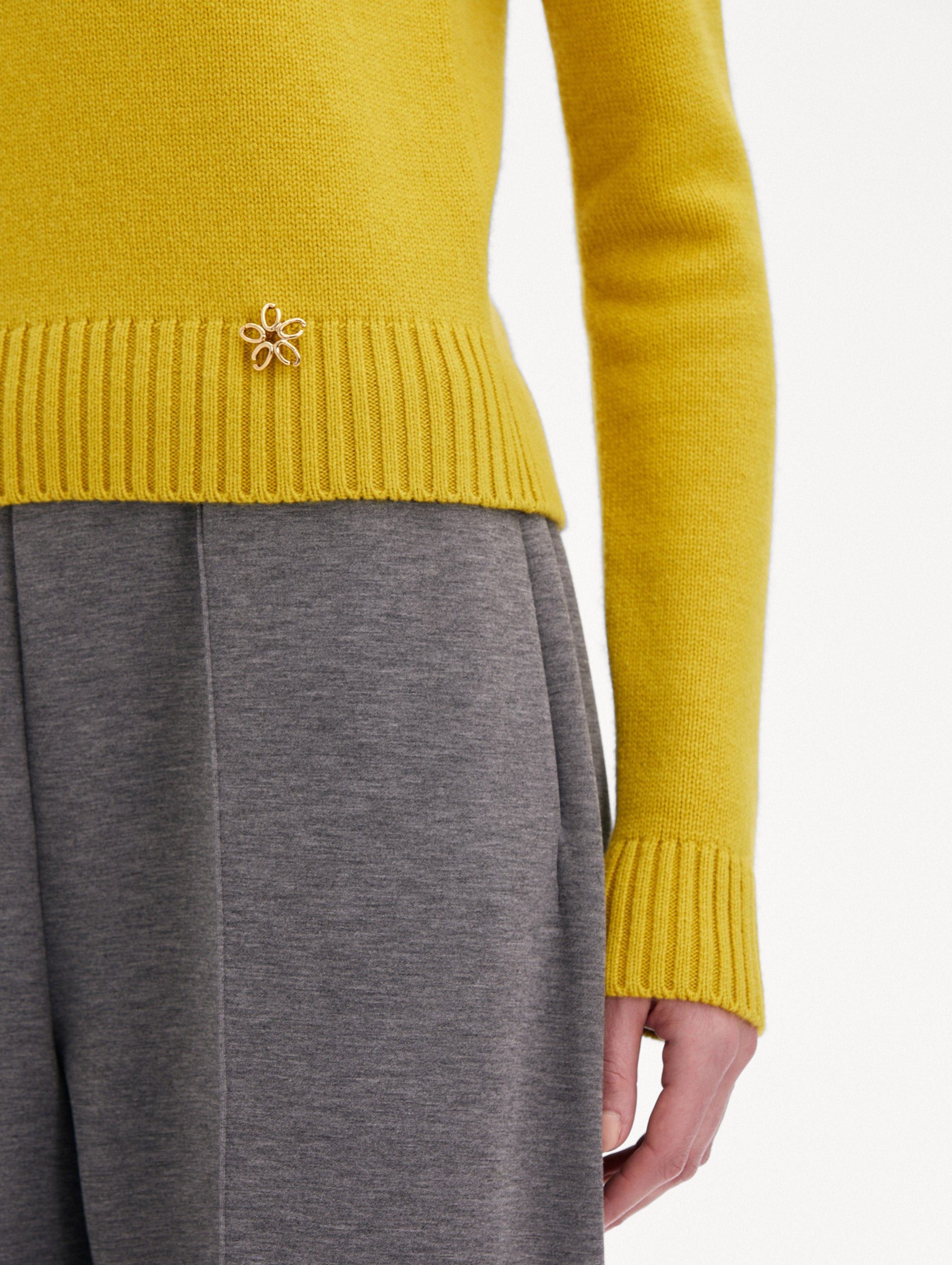 O FLOWER MOCK NECK CASHMERE PULLOVER - 6