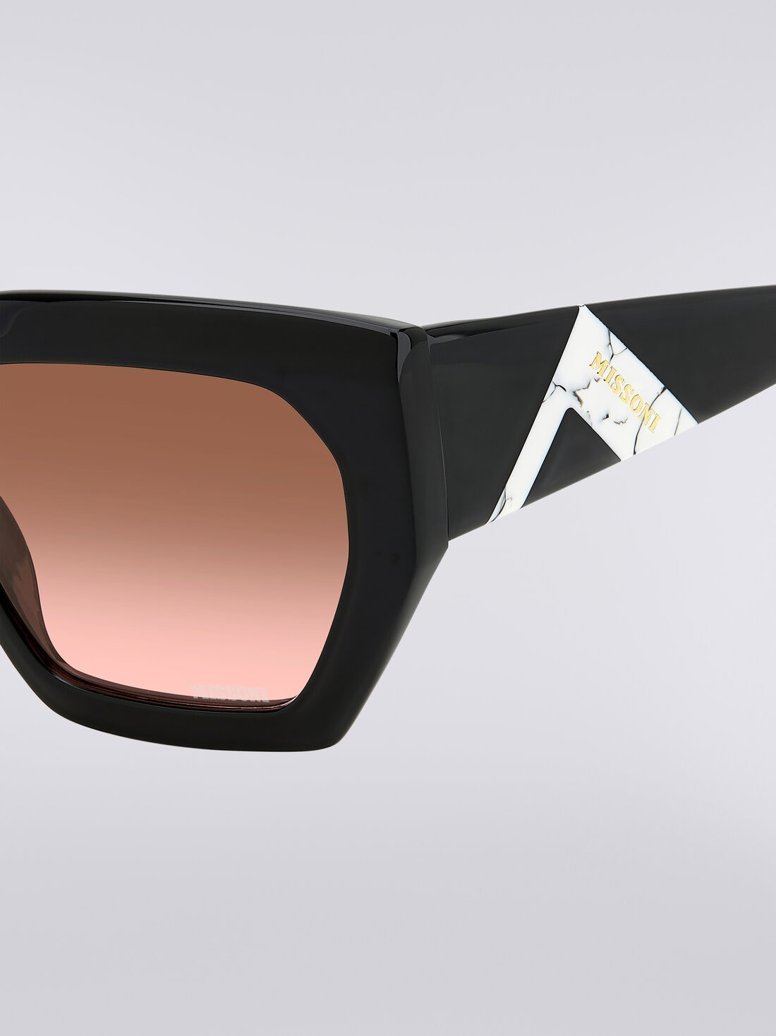 Square frame sunglasses with contrasting logo insert - 4
