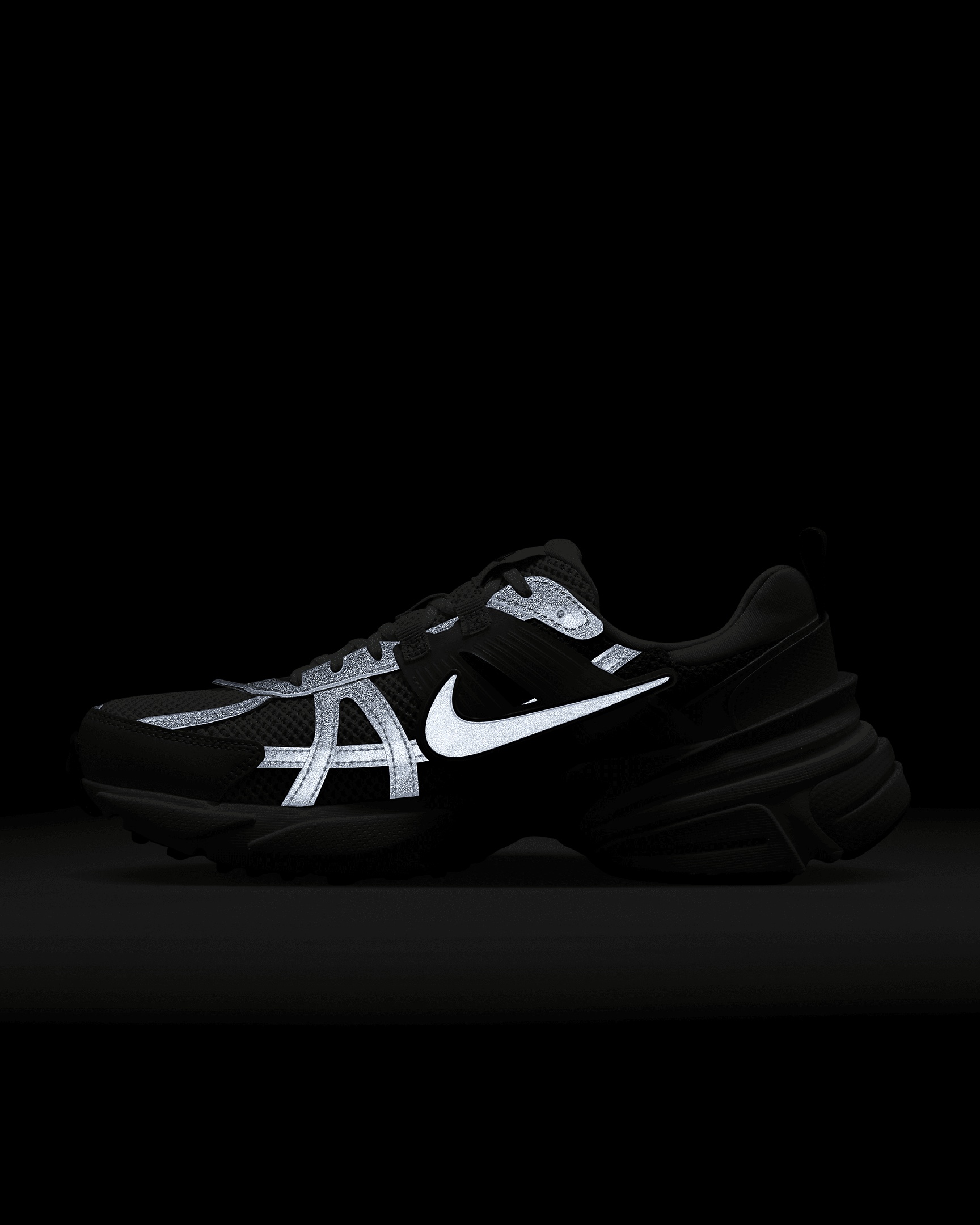 【NIKE】☆スニーカー☆ Nike V2K Run Premium Shoes Nike V2K Run Women's Shoes. Nike.com