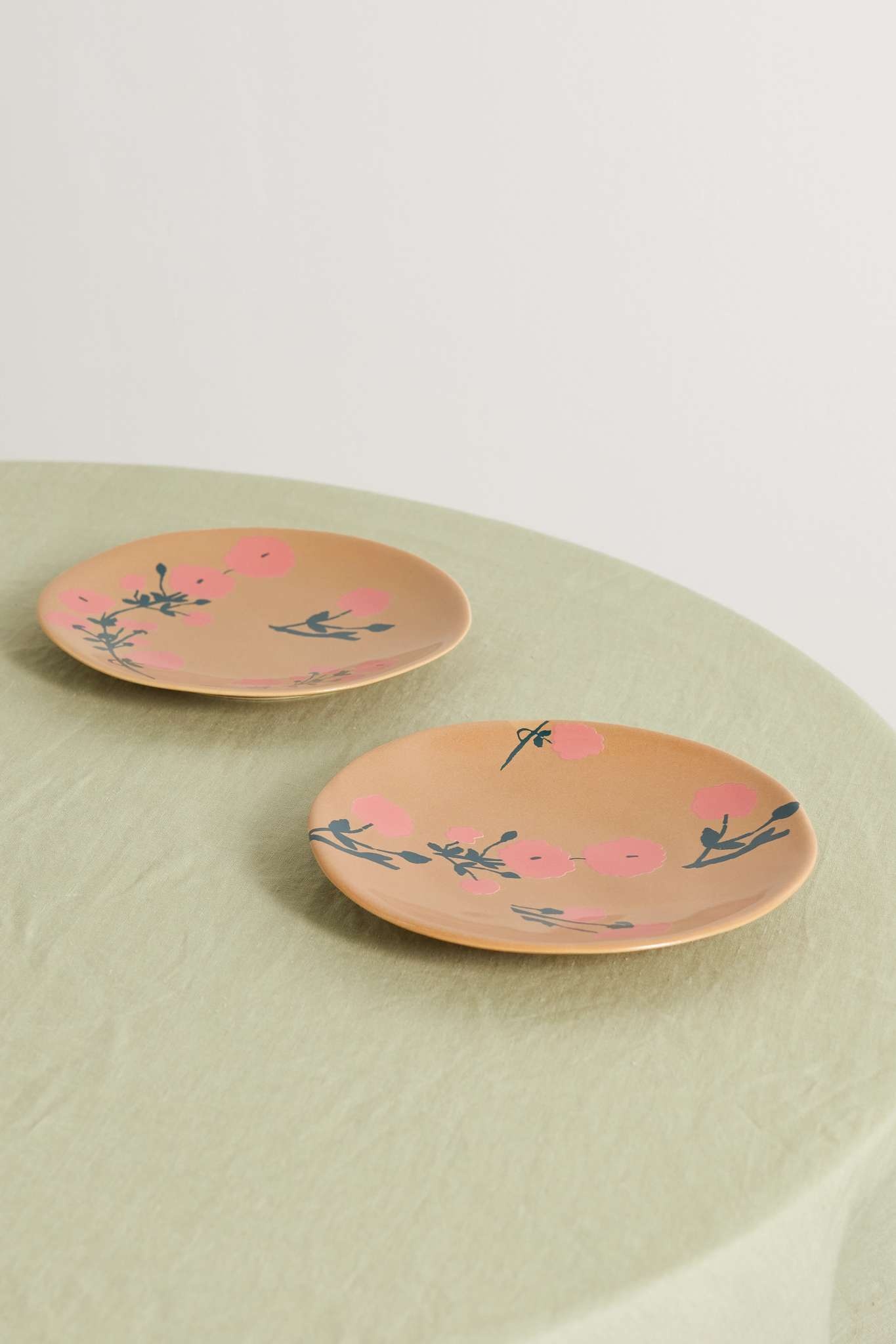 Set of two 19cm ceramic side plates - 3