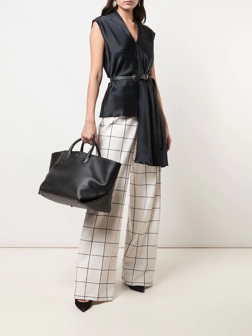 The Medium Envelope Pleat tote bag - 2