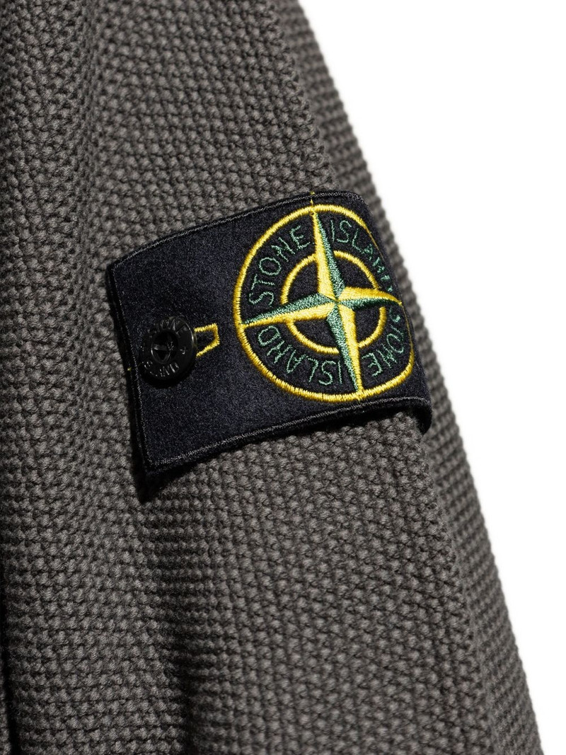 Compass-badge knitted sweater 5