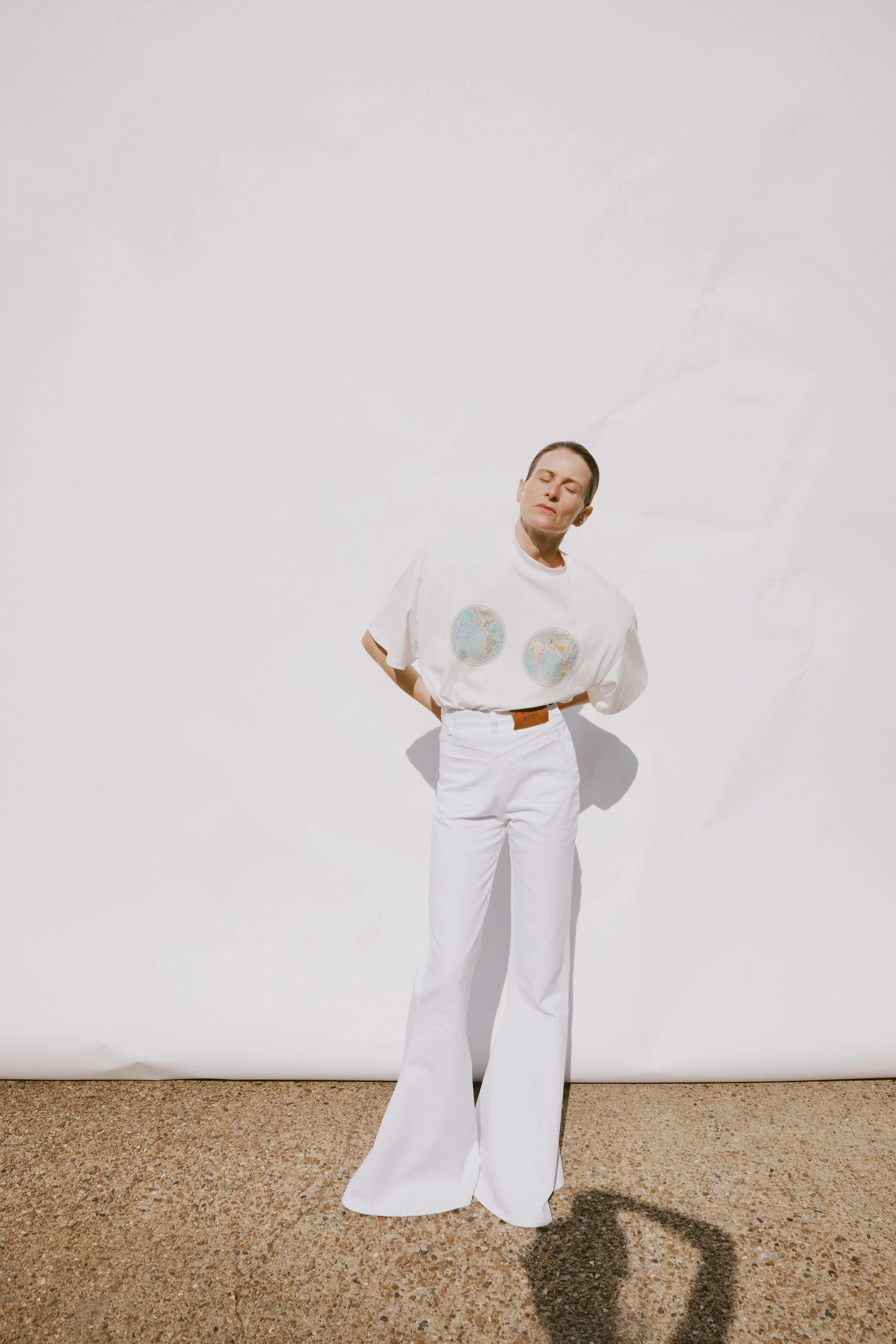 HEMISPHERES MAP PRINTED VOLUMINOUS TEE WHITE - 1