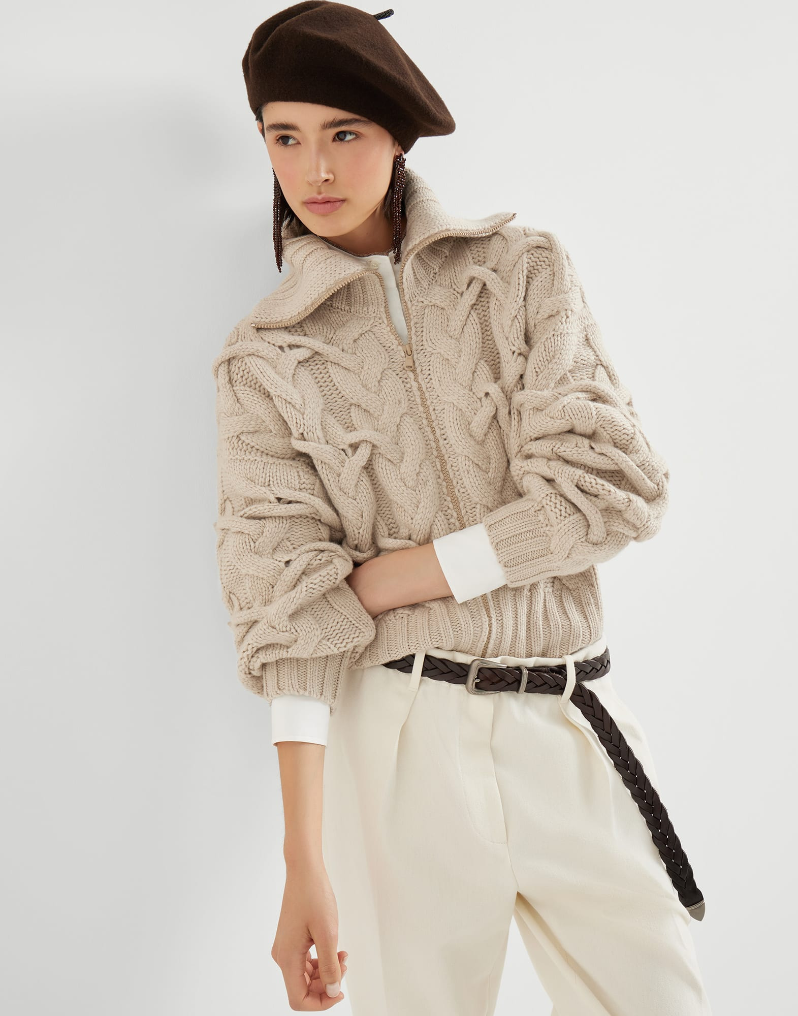 Crisscross cable cardigan in cashmere Feather yarn - 4