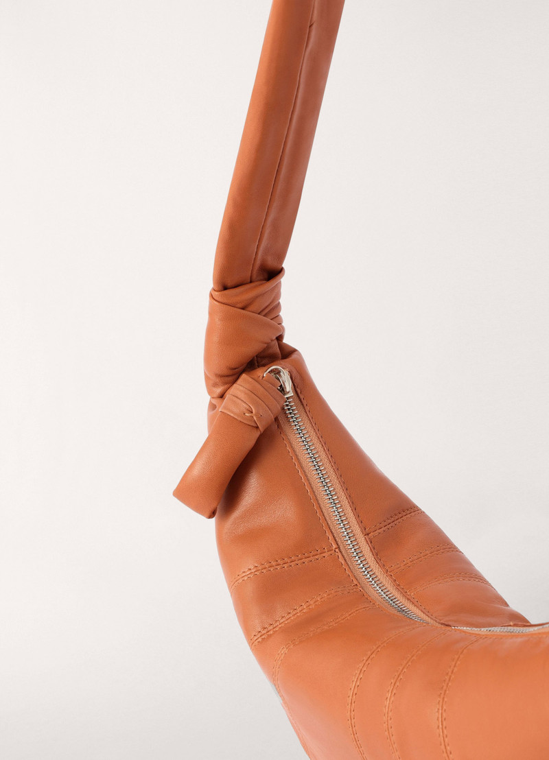 SMALL CROISSANT BAG / EXCLUSIVE
SOFT NAPPA LEATHER 3