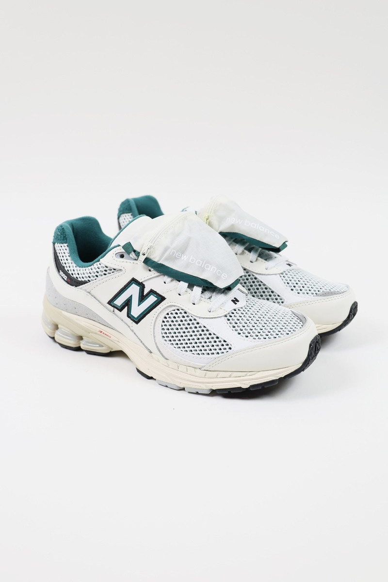 New Balance New Balance – M2002RVD Sea Salt outlook