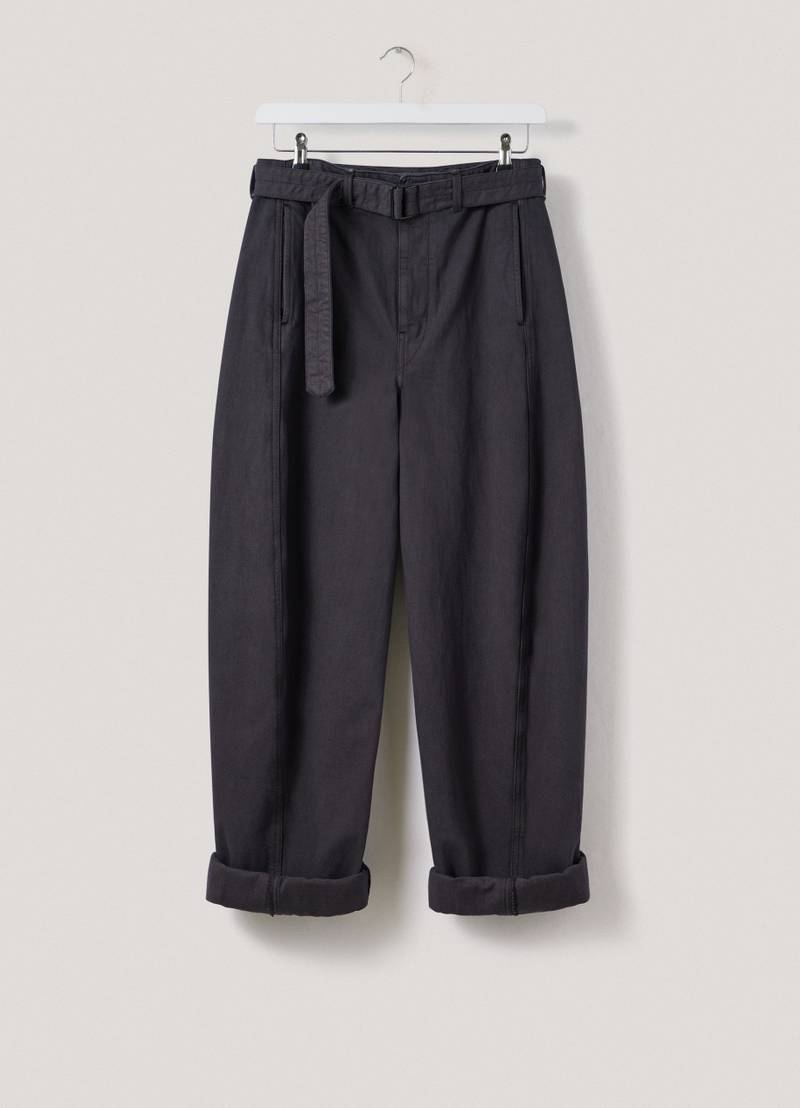 TWISTED BELTED PANTS
HEAVY GARMENT DYED DENIM 1