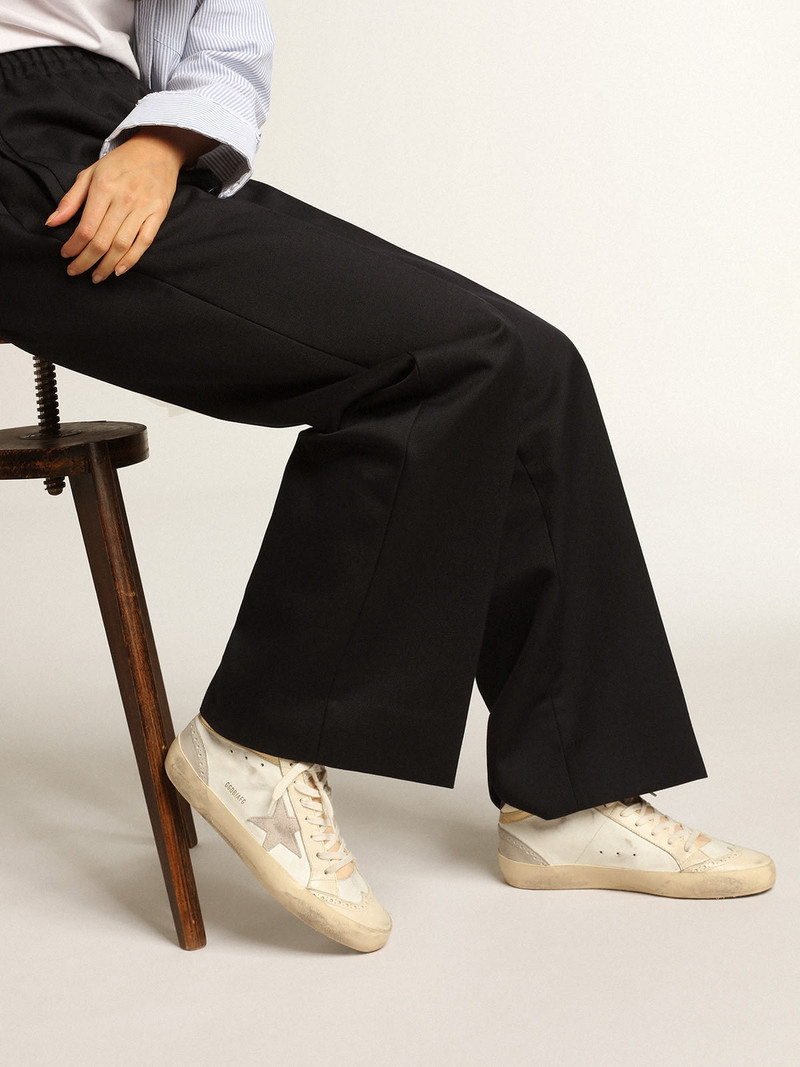 Golden Goose Mid Star sneakers with light gray suede star and chrome-effect gold leather flash outlook