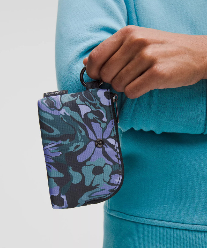 lululemon Clippable Card Pouch outlook